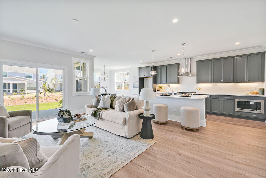 100558374 | Photo 24