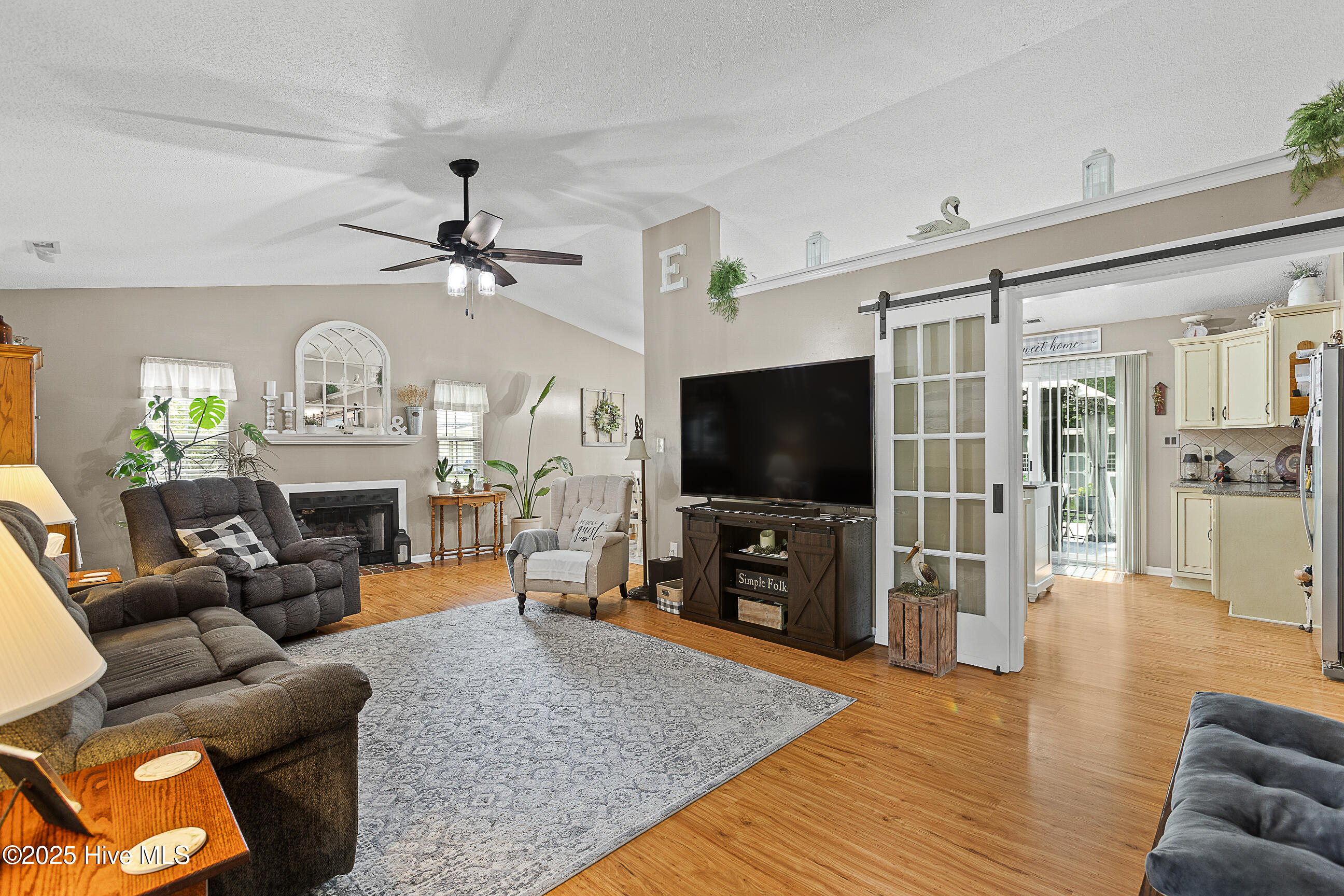 256 S Creek Drive, Jacksonville, NC 28540 – photo 6: 05-22