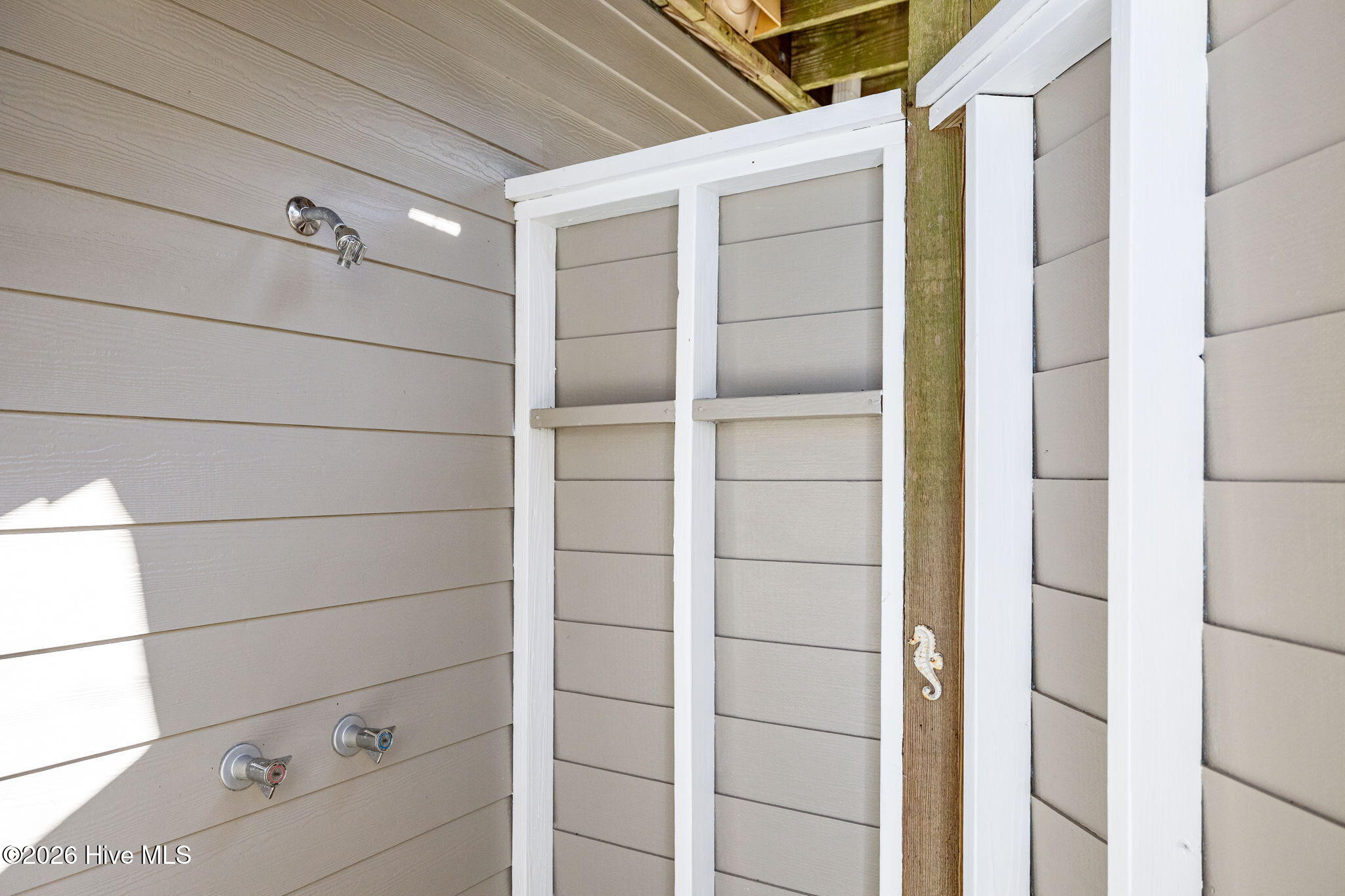 100556674 | Photo 47