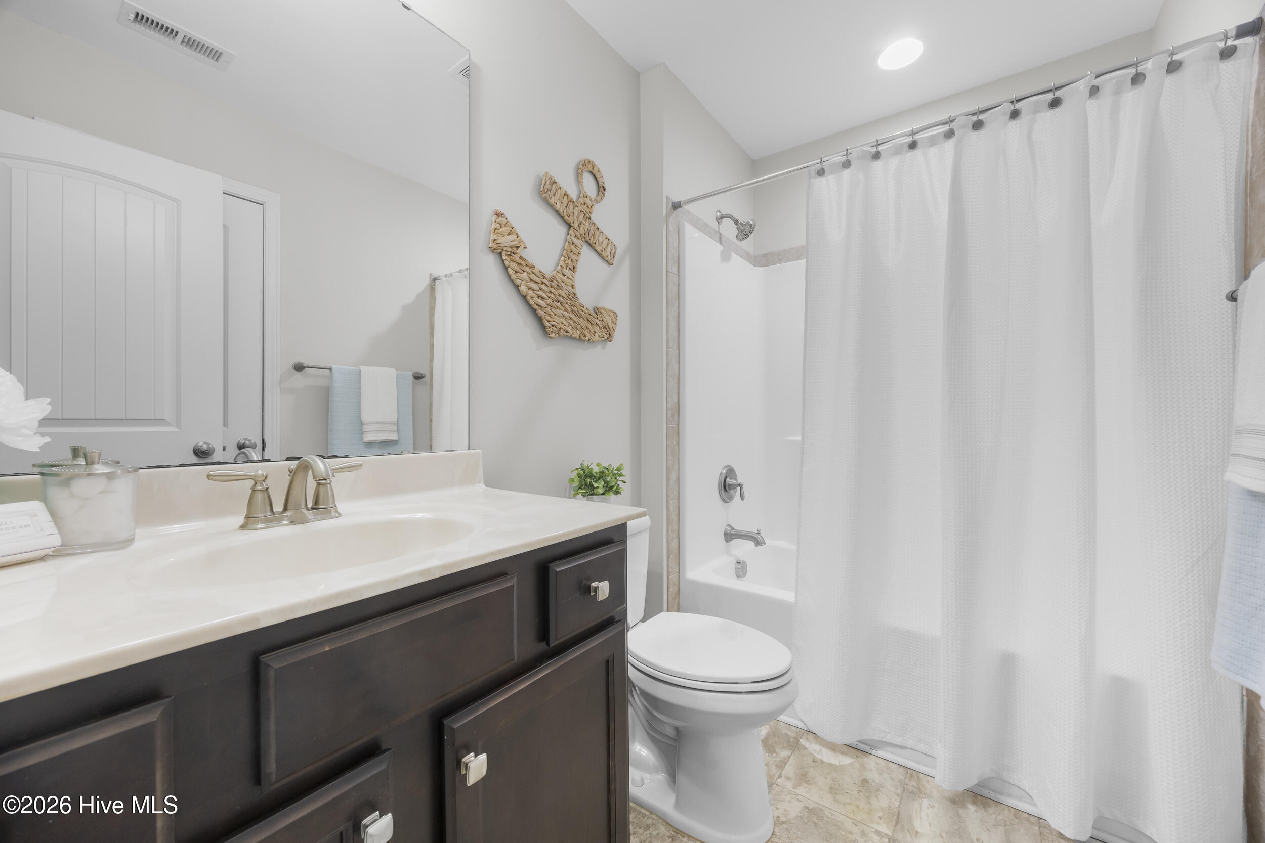 100557313 | Photo 23