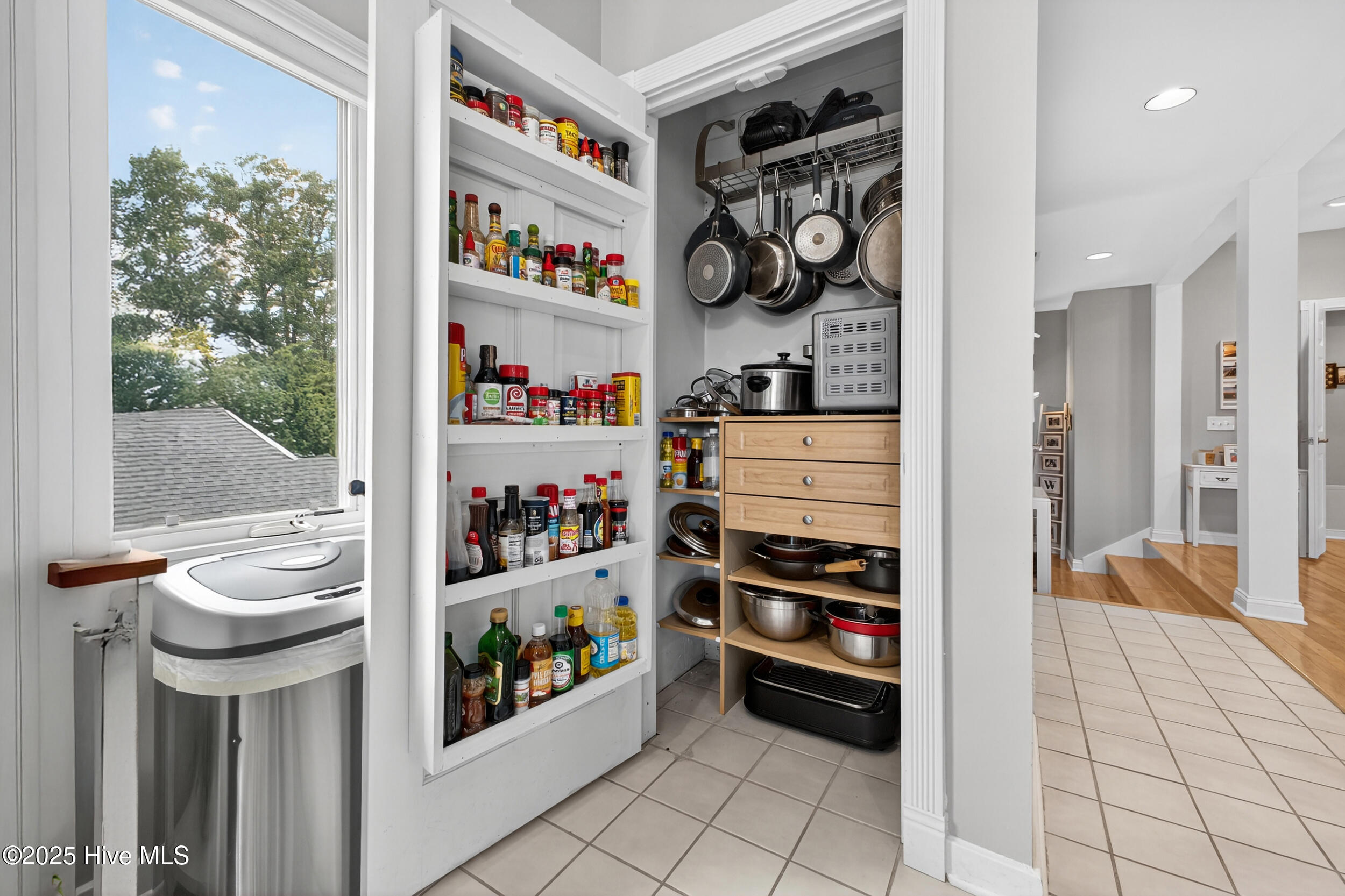 100528794 | Photo 22