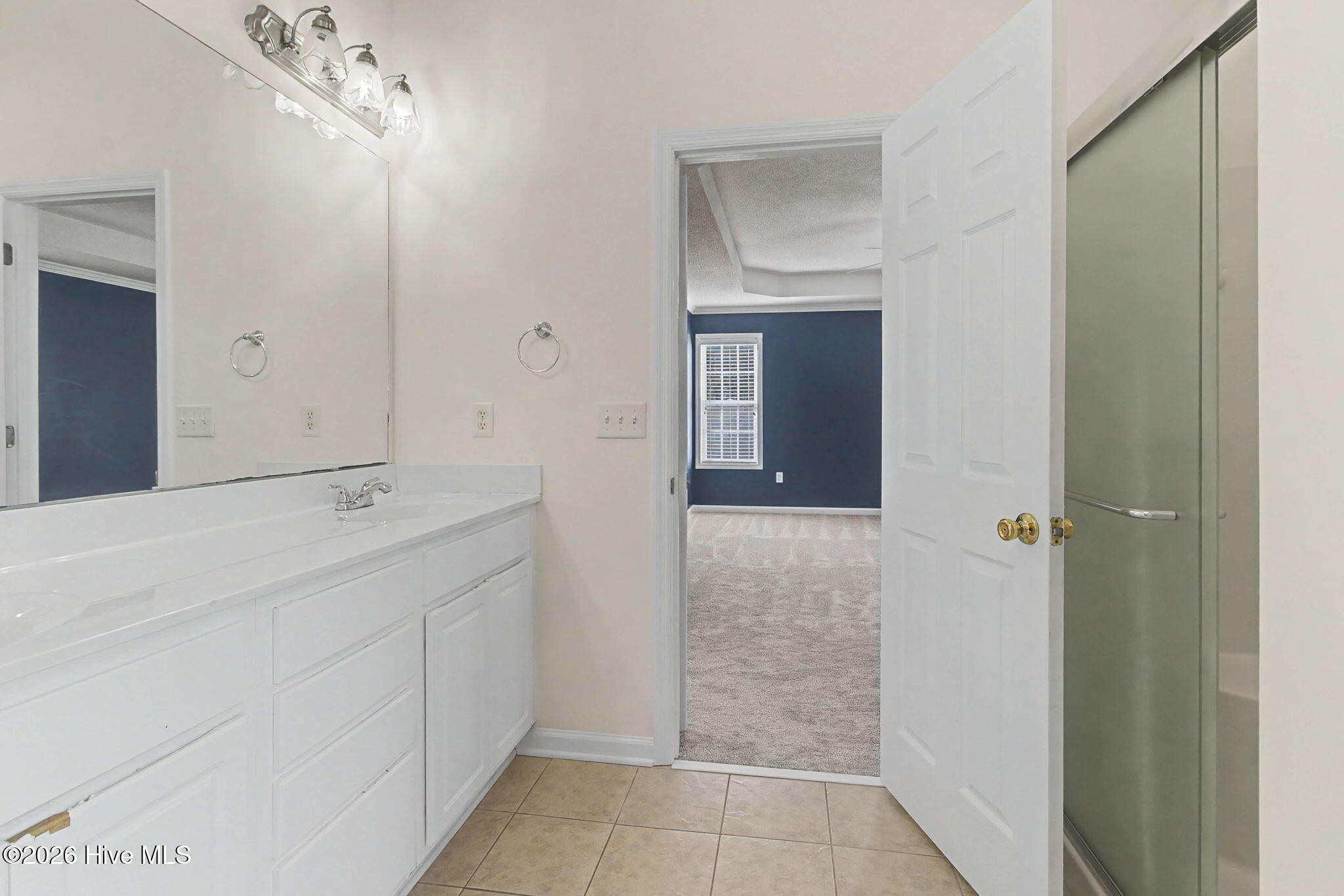 100547779 | Photo 34