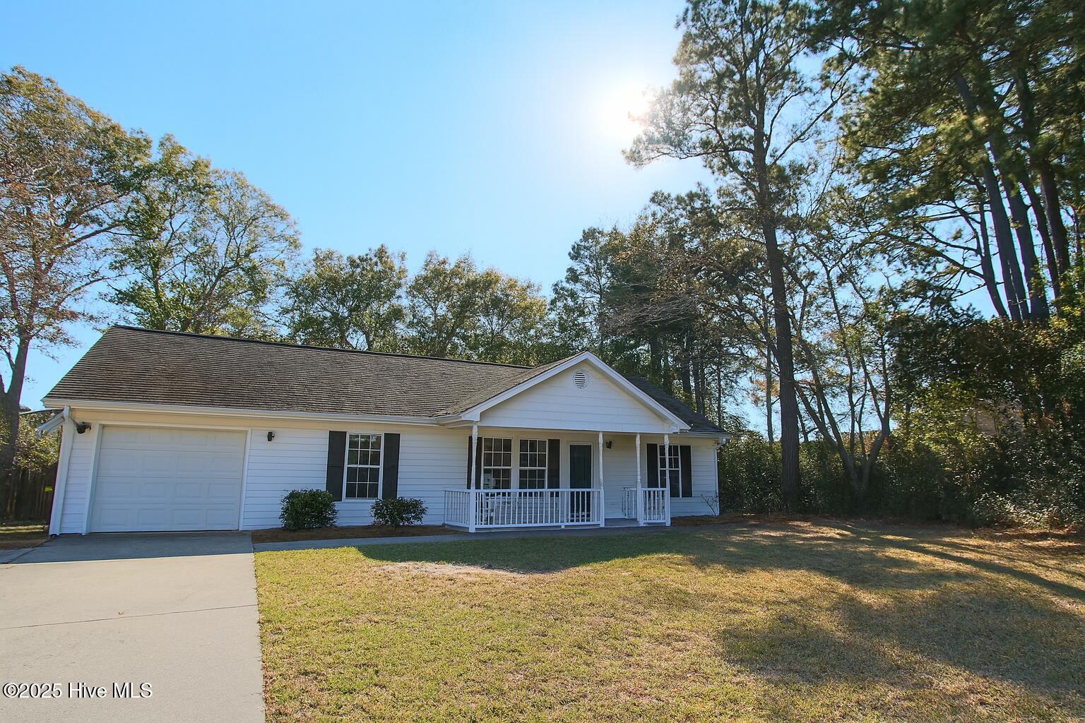 9117 Landing Drive SW, Calabash, NC 28467 – photo 10: Charming Suburban Home in Sunlight