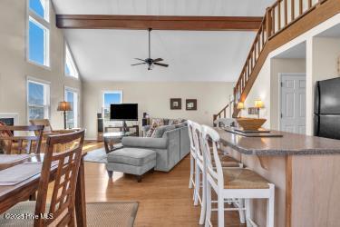 100510345 | Photo 13