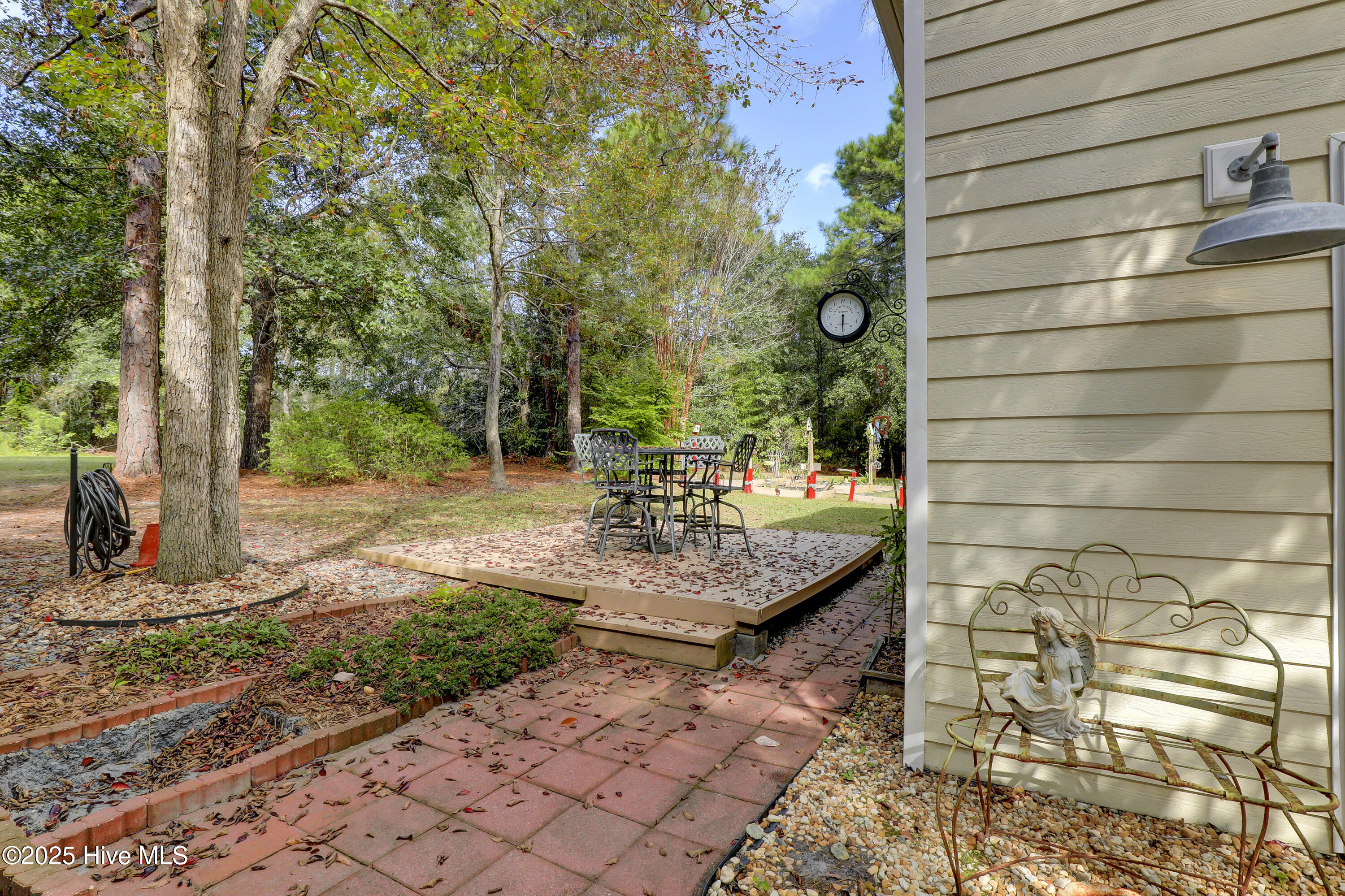 100532986 | Photo 37