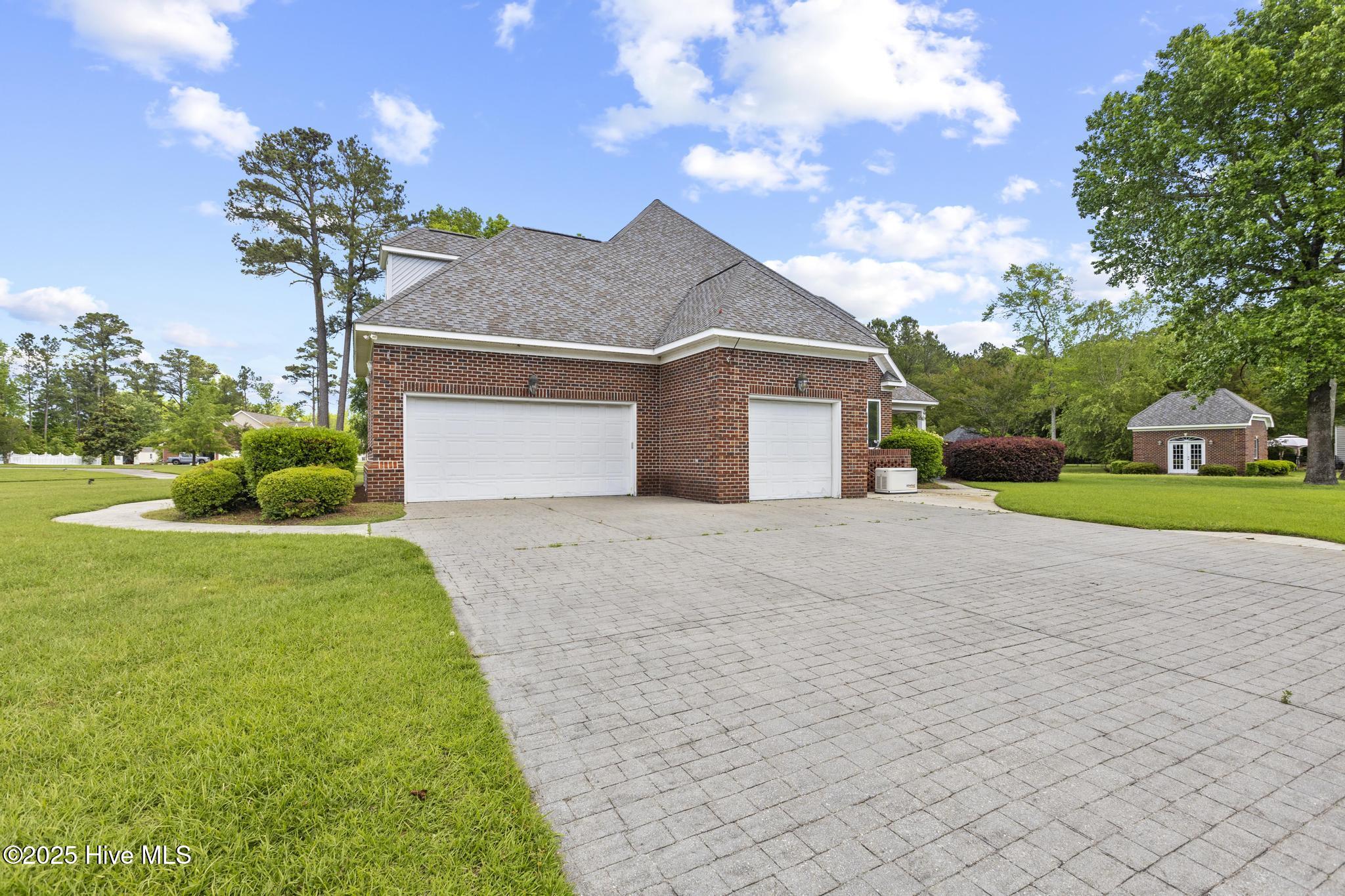 100508292 | Photo 57