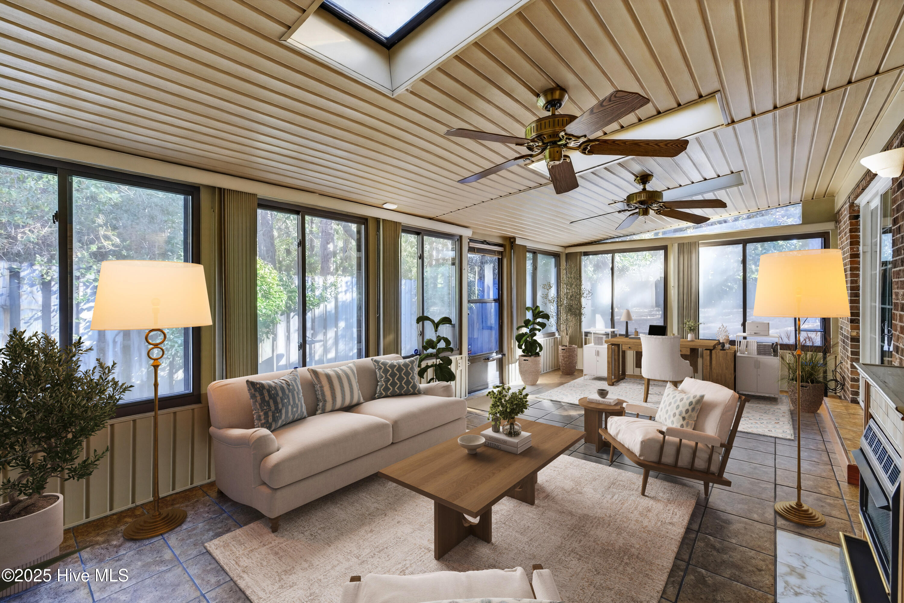 100546761 | Photo 11