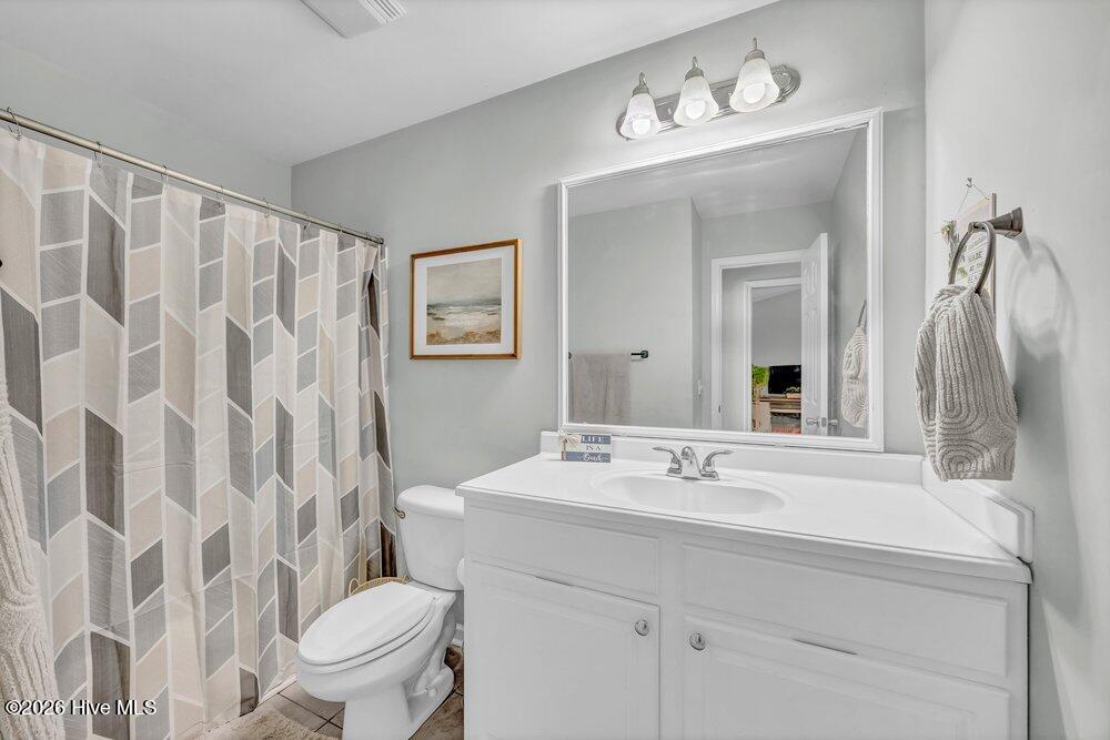 100570589 | Photo 22