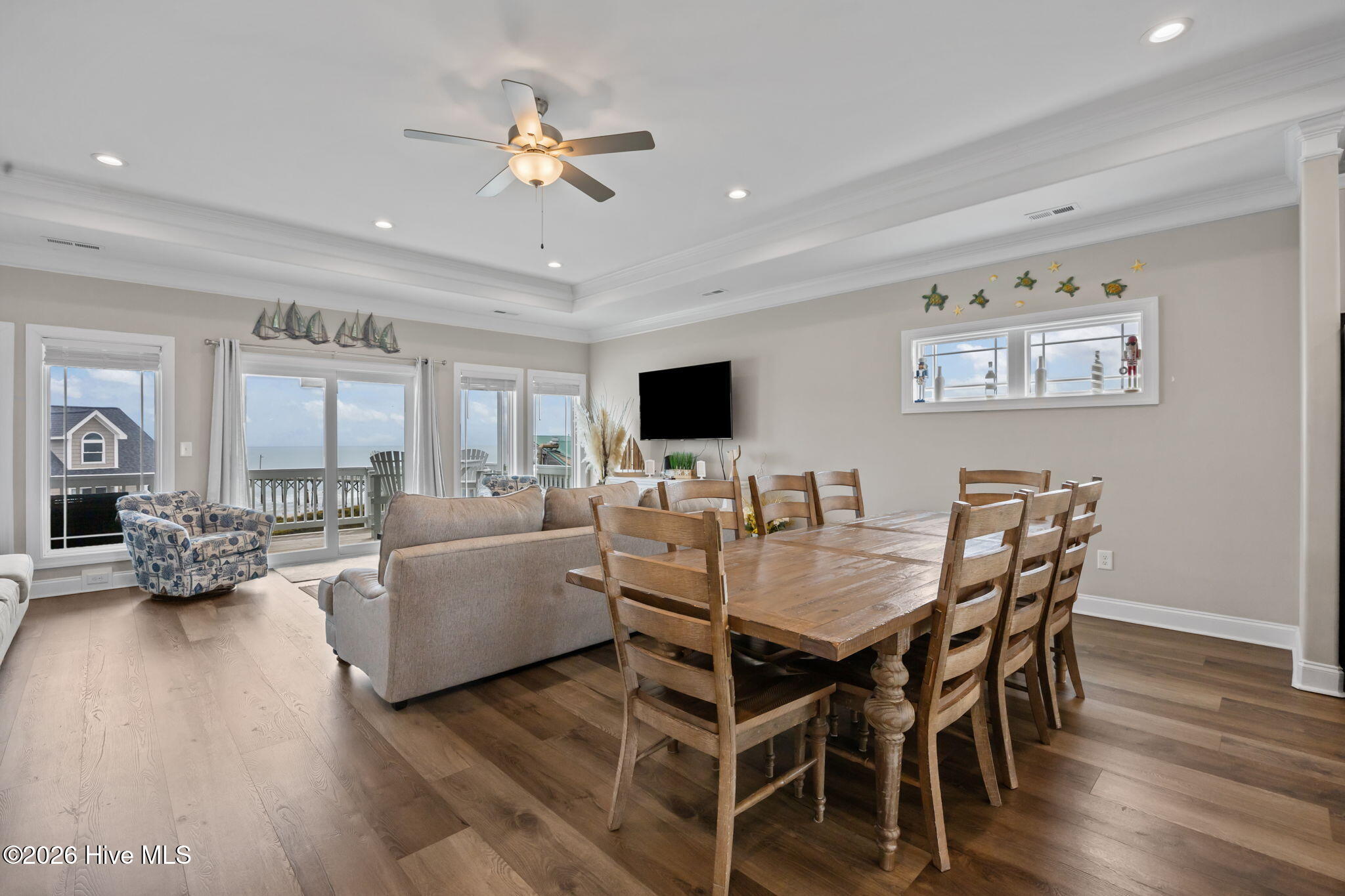 100565751 | Photo 25