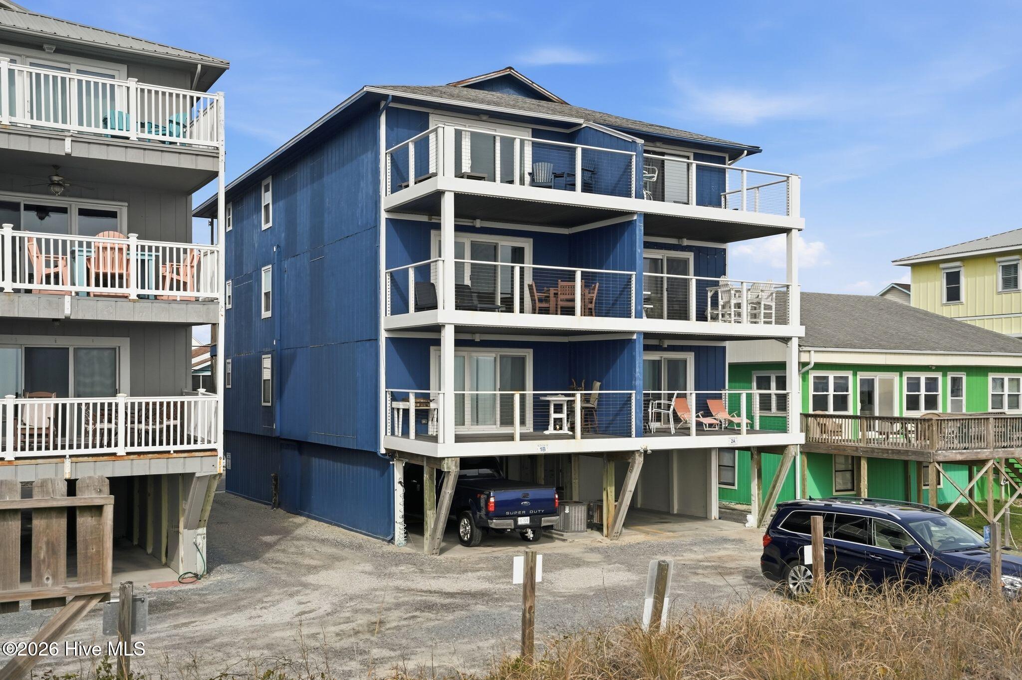 100557283 | Photo 41