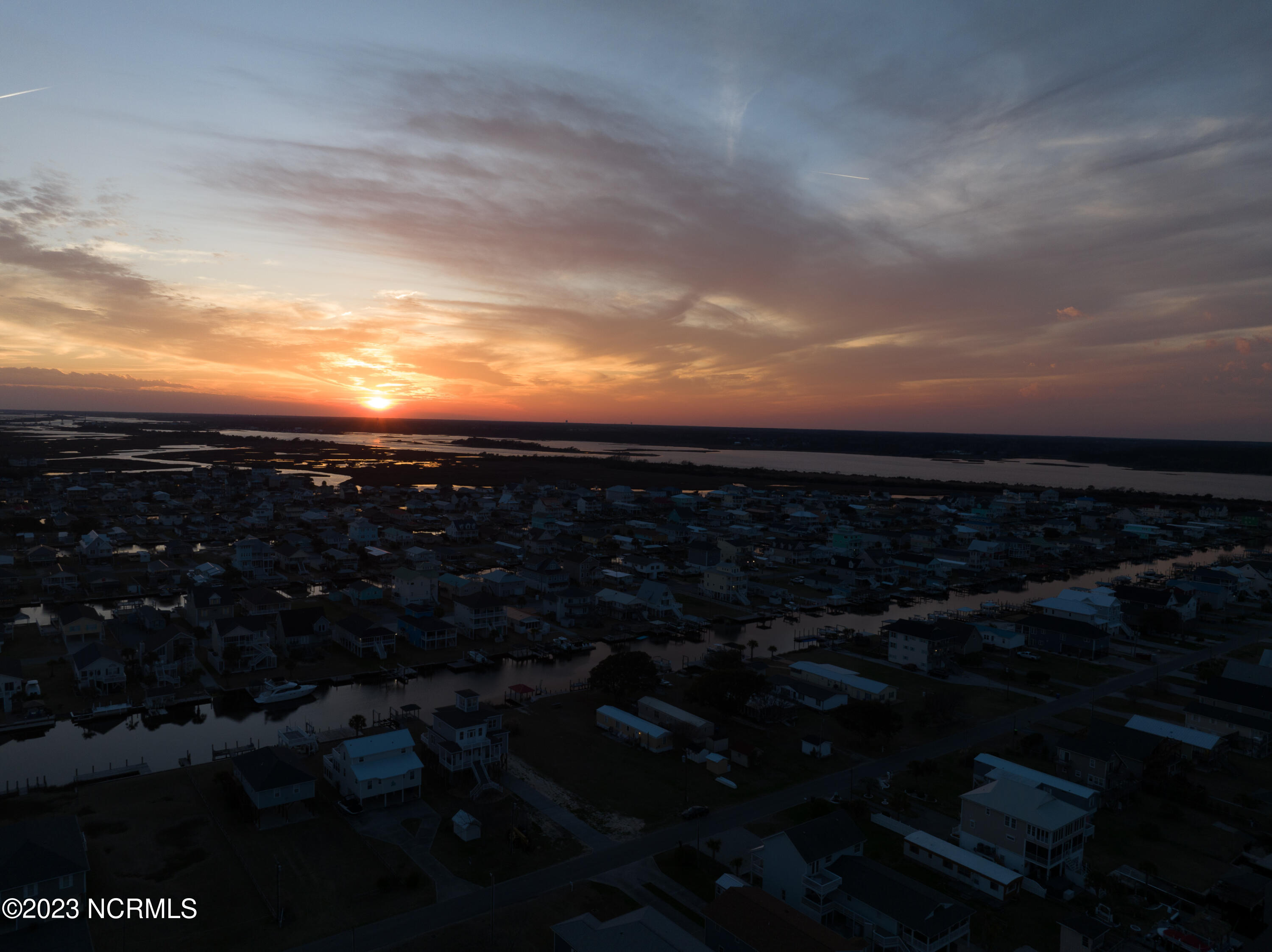 100525018 | Photo 44