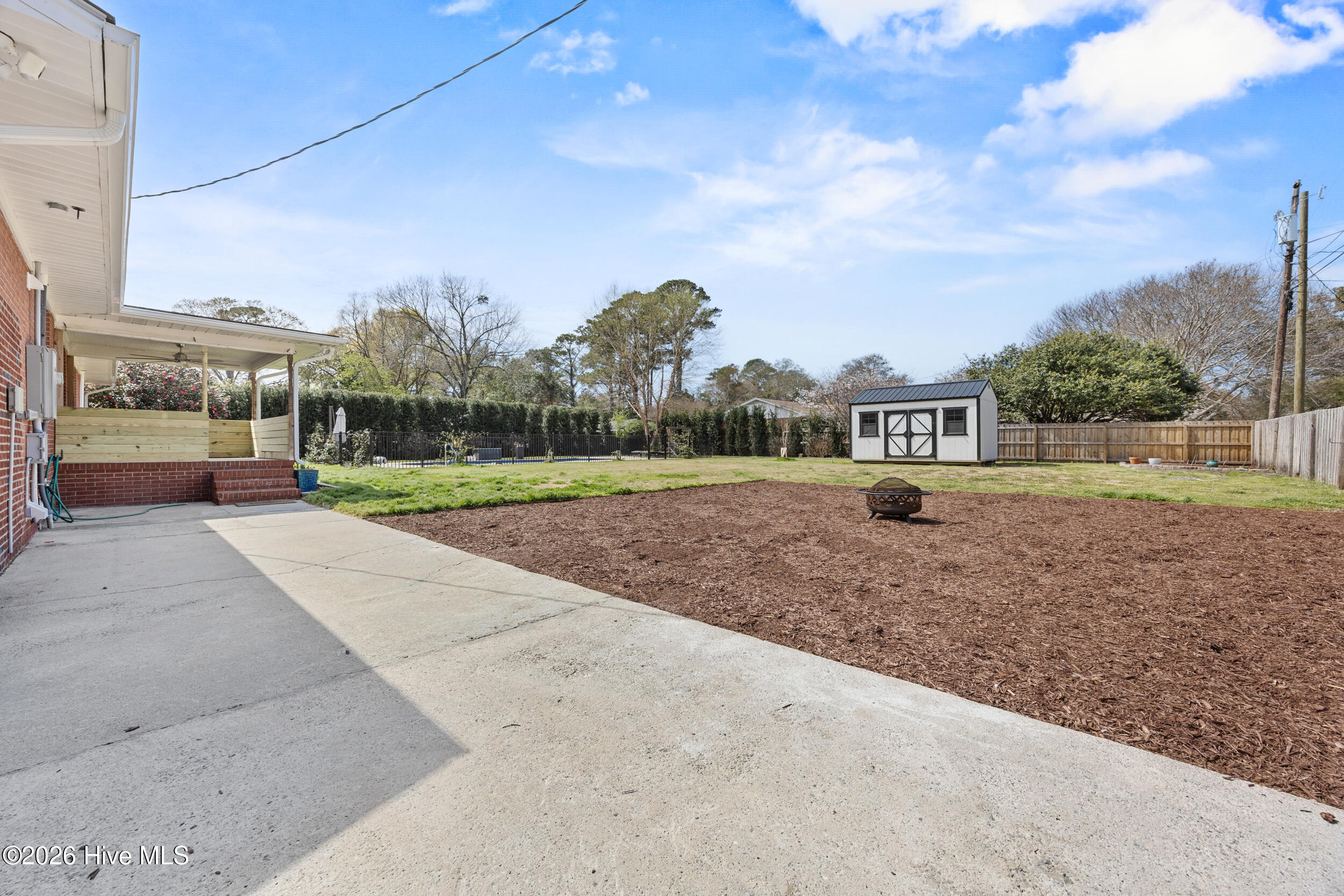 100561764 | Photo 39