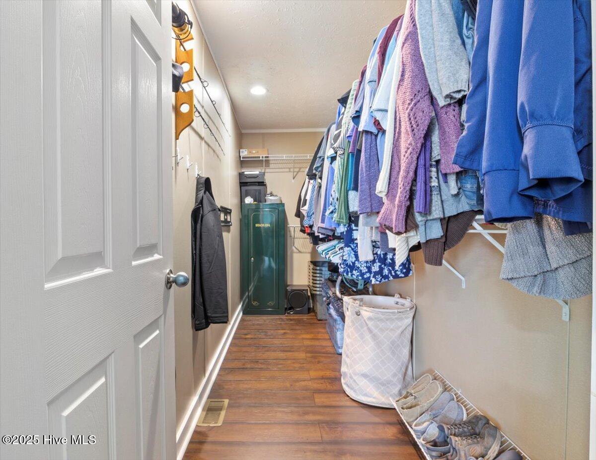 100539175 | Photo 23