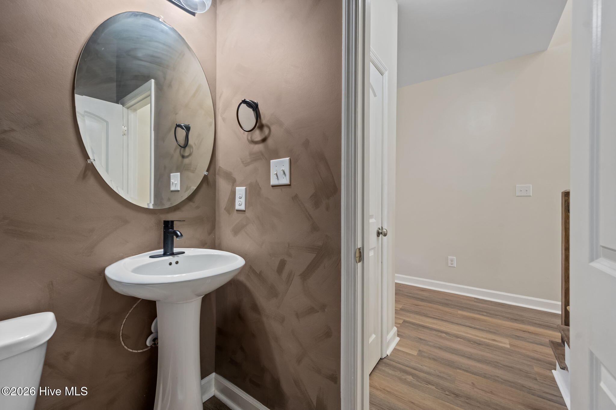 100567212 | Photo 16