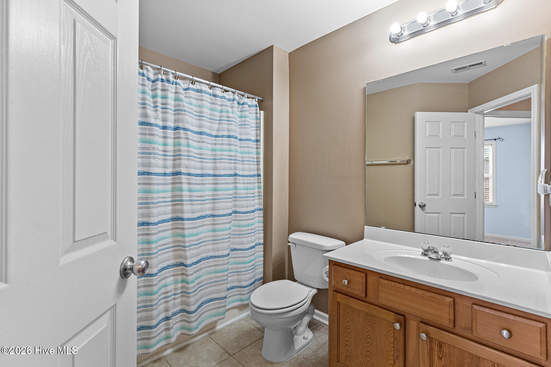 100551250 | Photo 24