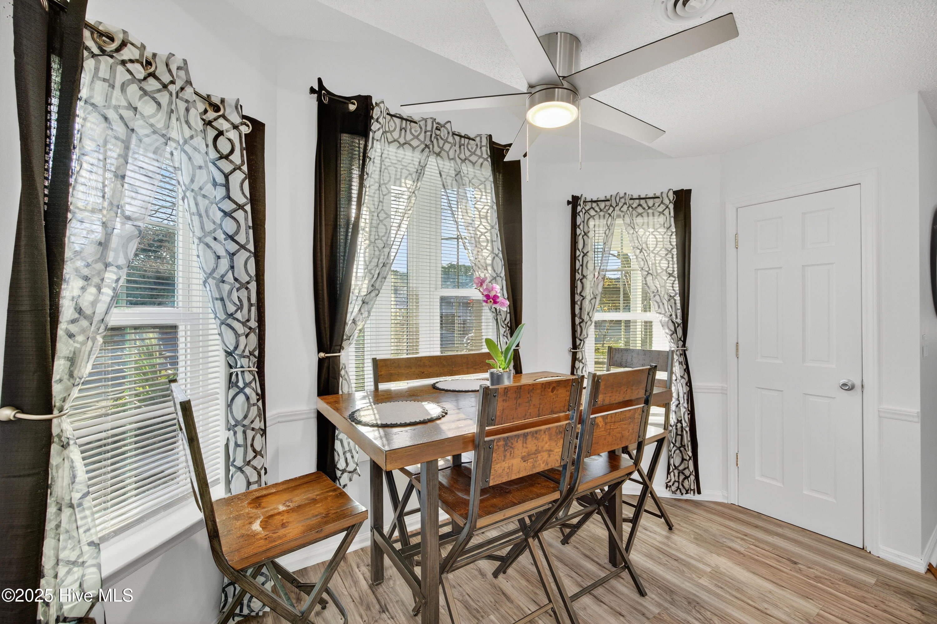 100541929 | Photo 14