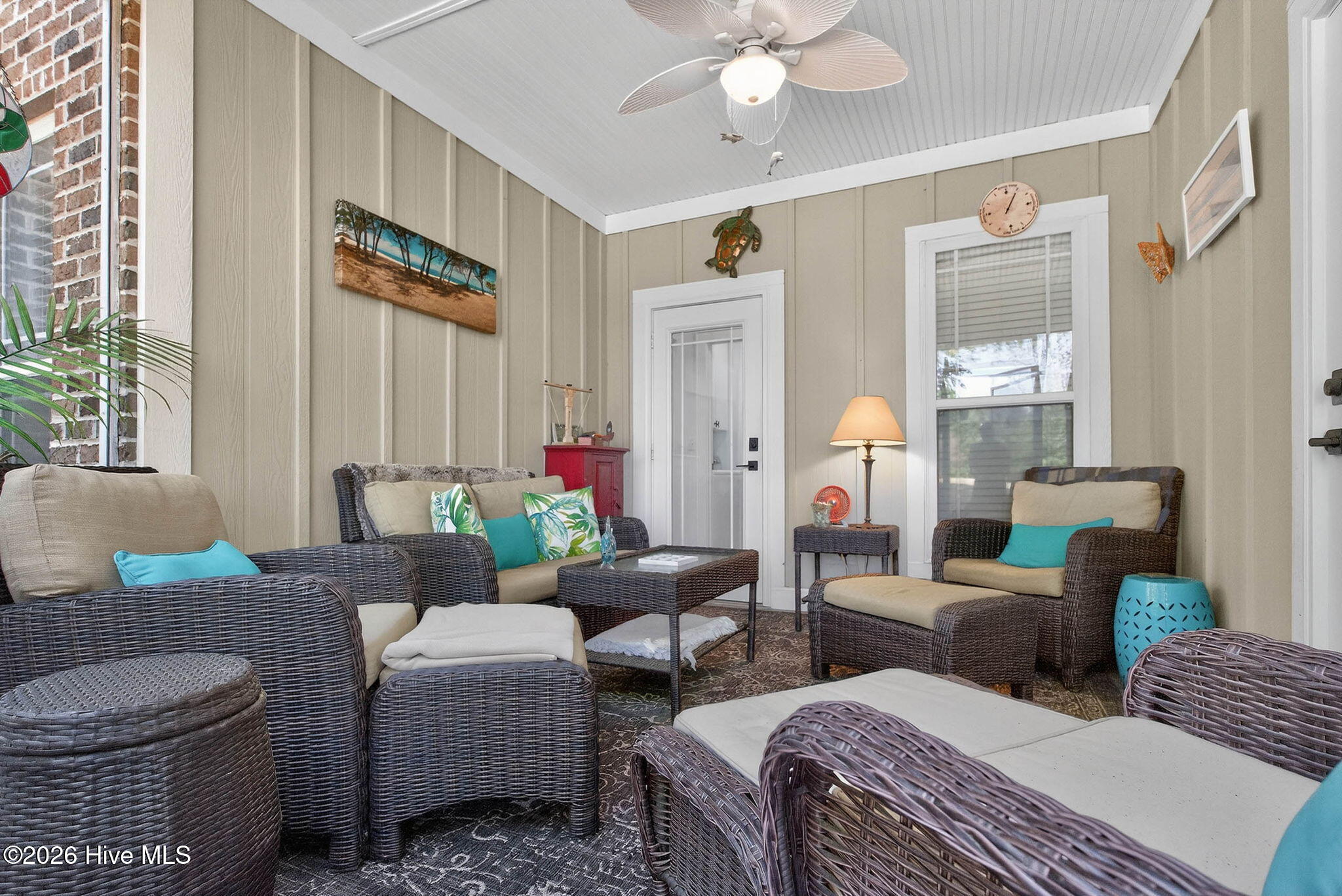 100564784 | Photo 40