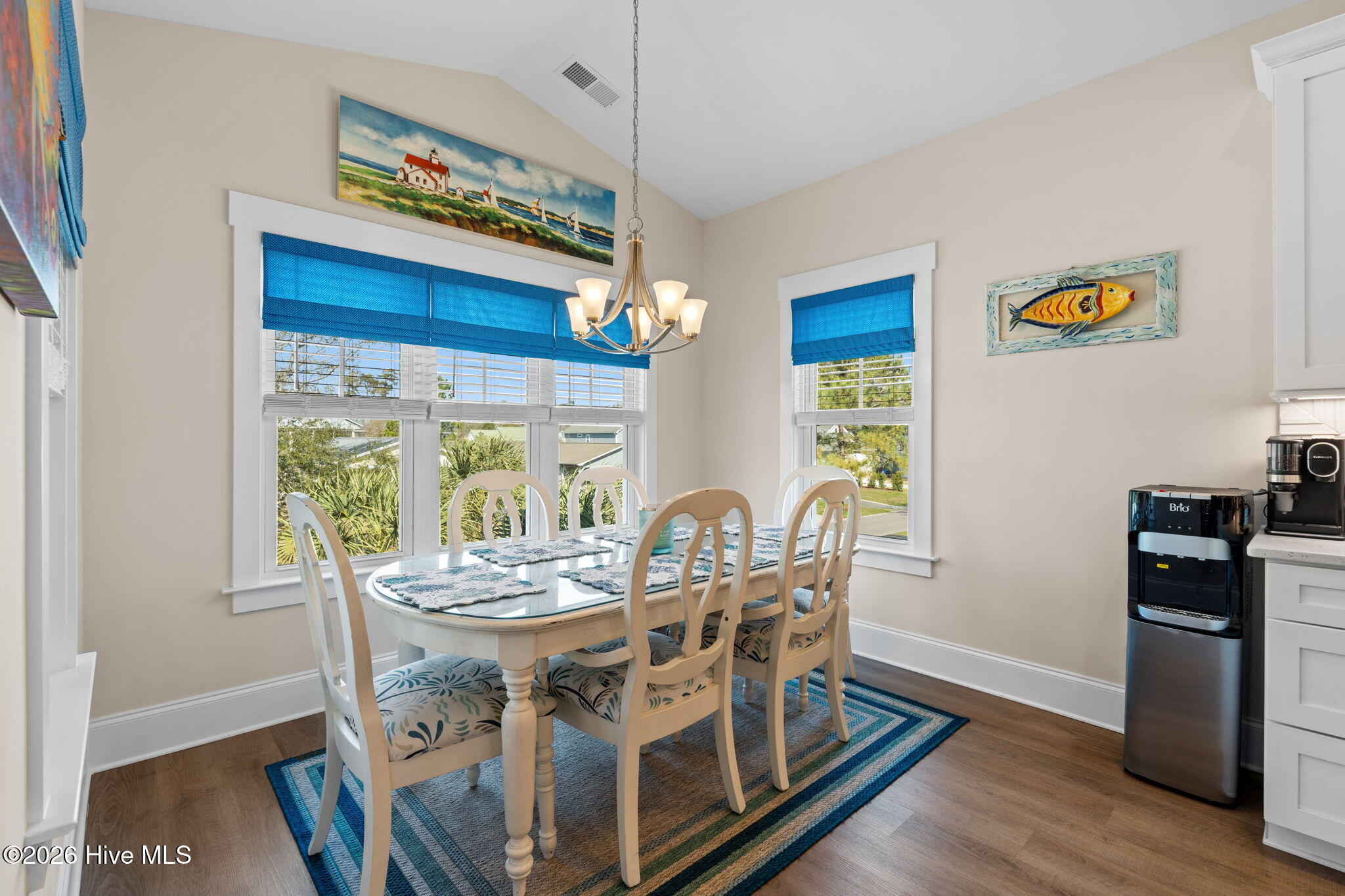 100563118 | Photo 14