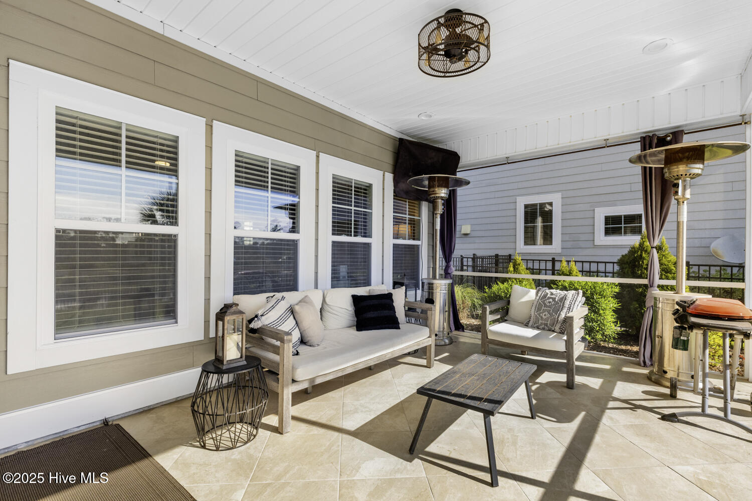 100530635 | Photo 38