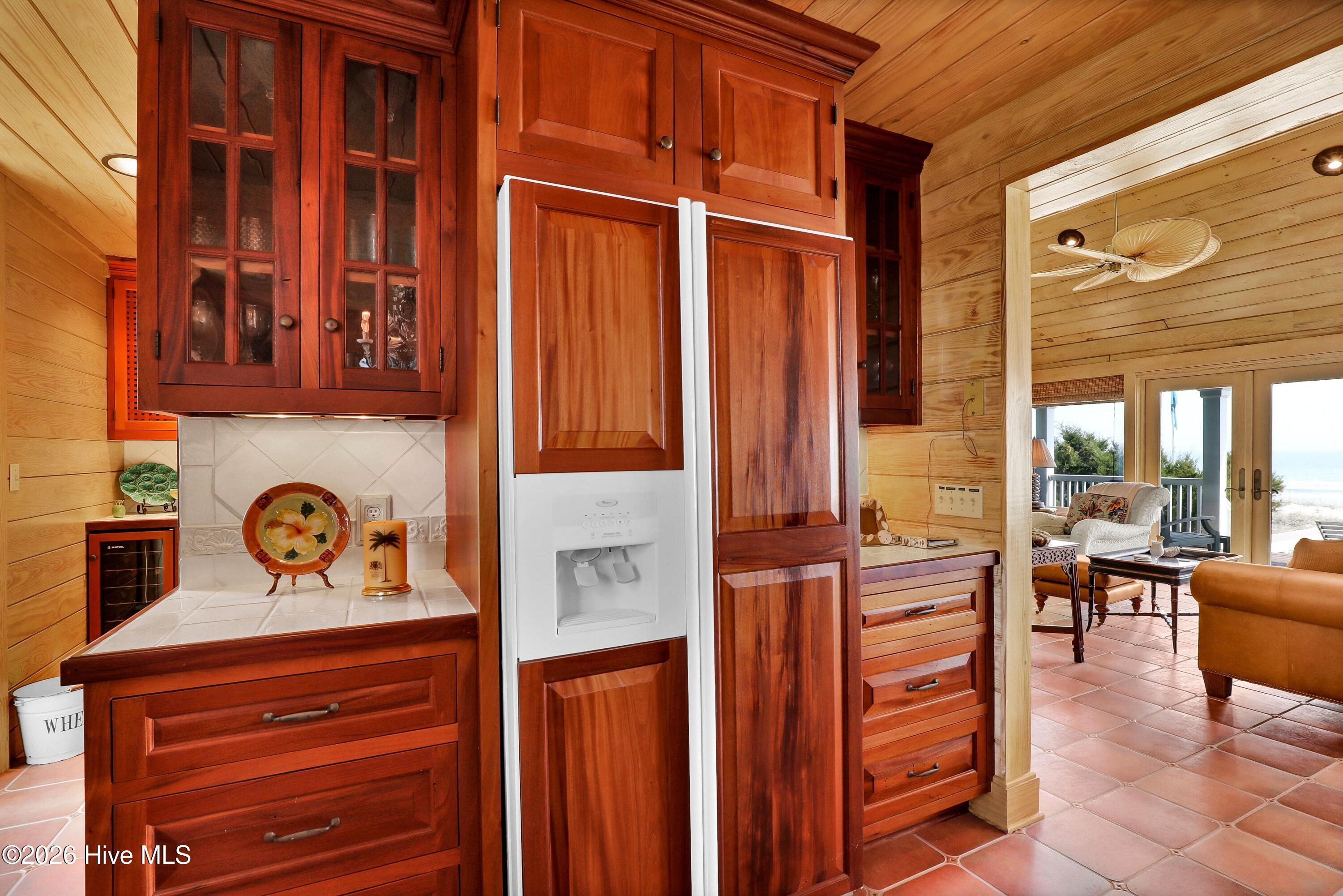 100558553 | Photo 22