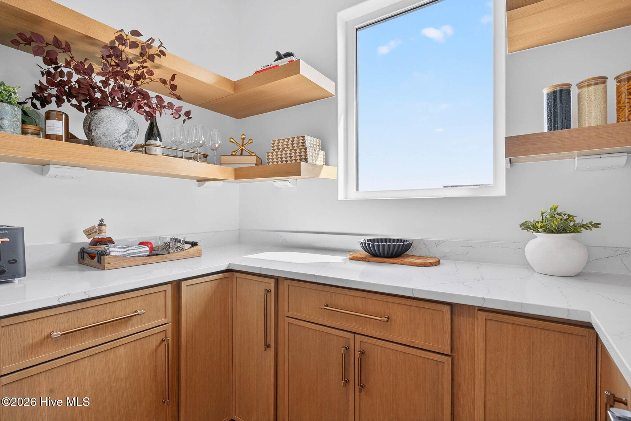 100565153 | Photo 14