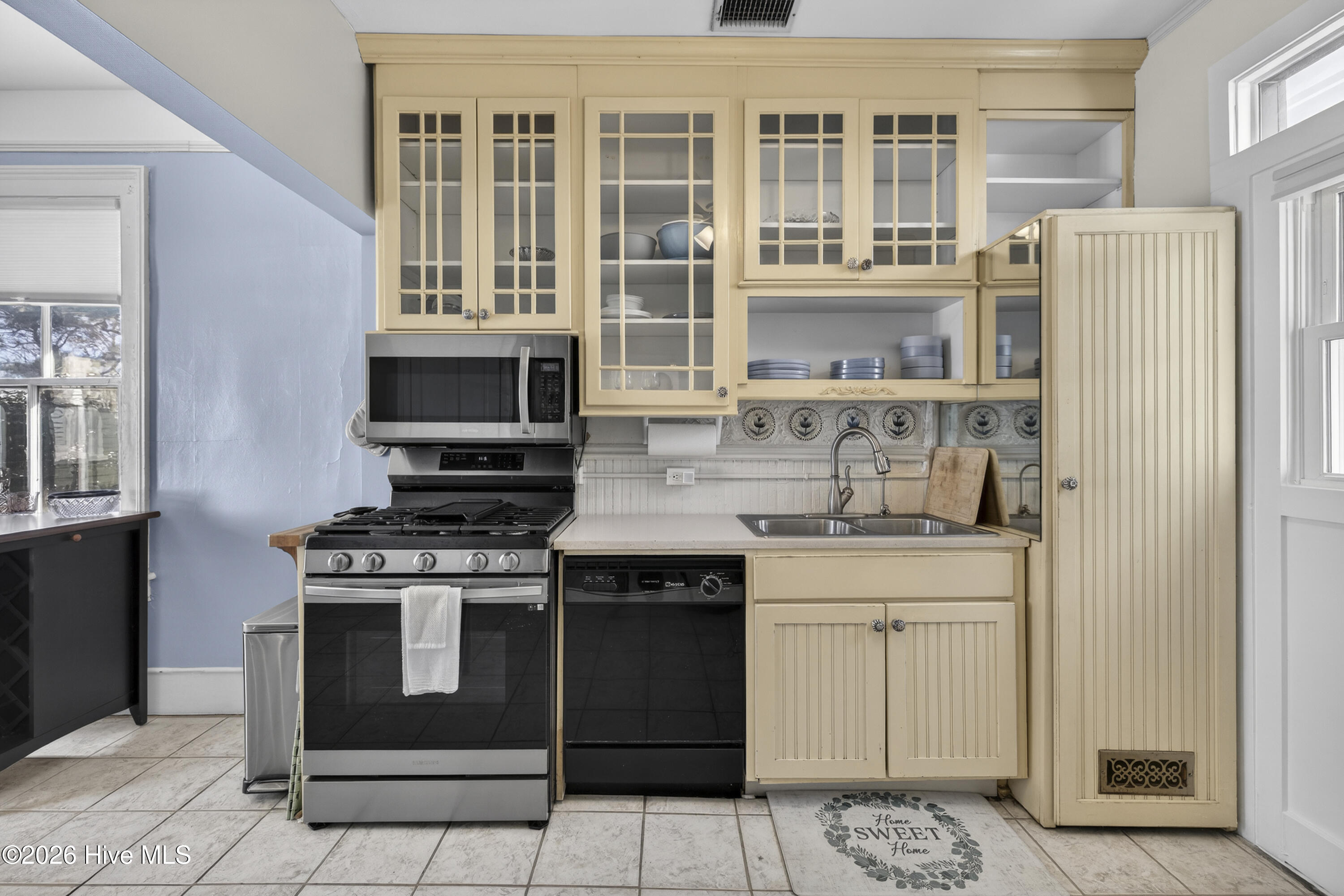 100555713 | Photo 35