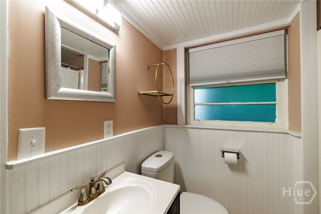 400 Greencrest Drive