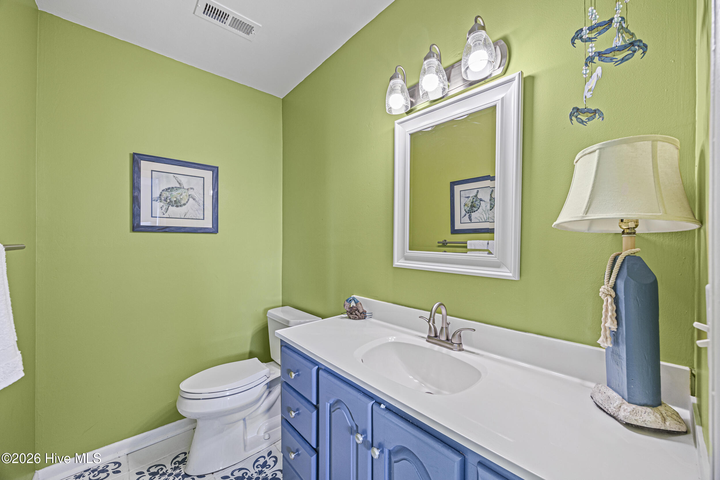 100568545 | Photo 23