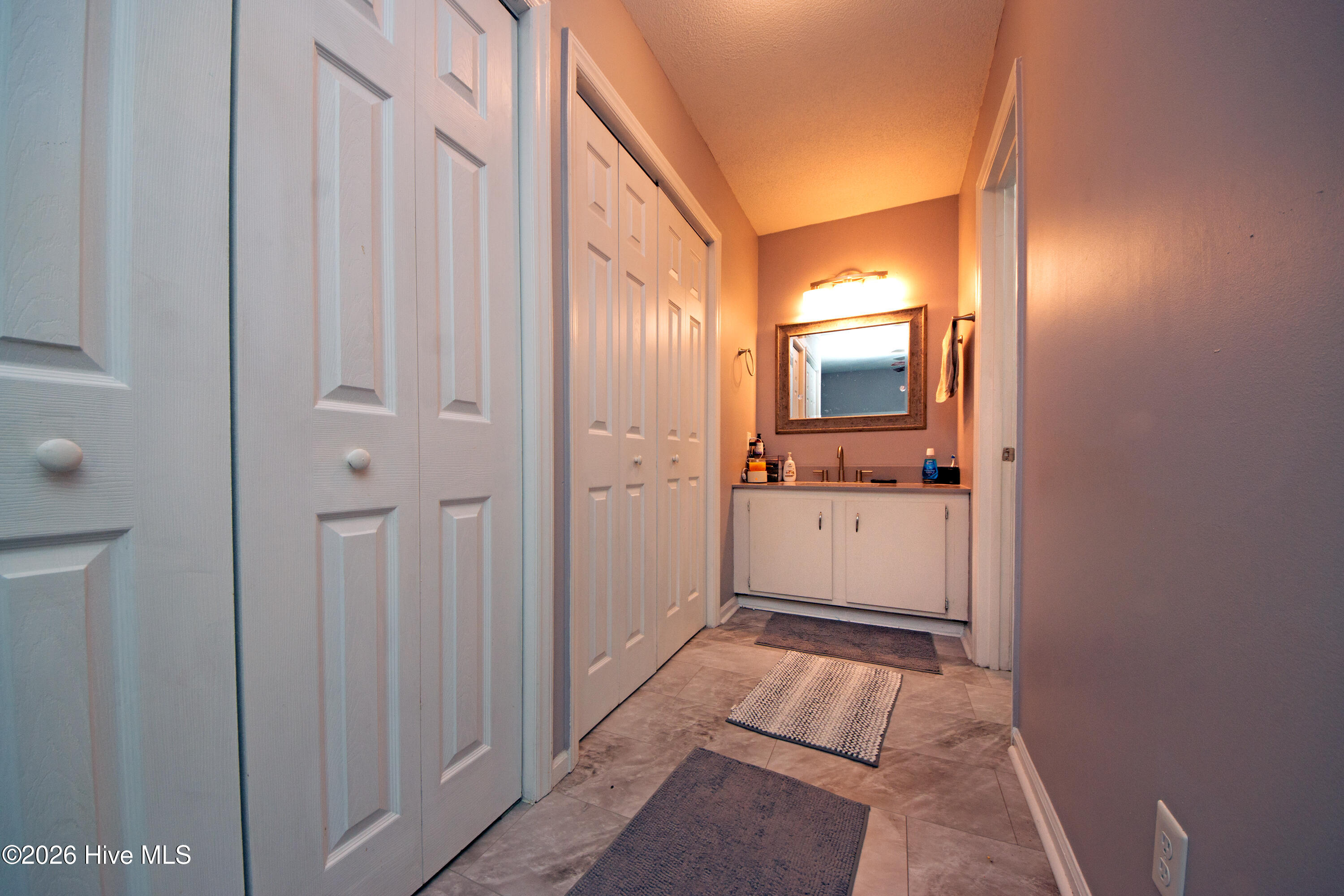 100550040 | Photo 15