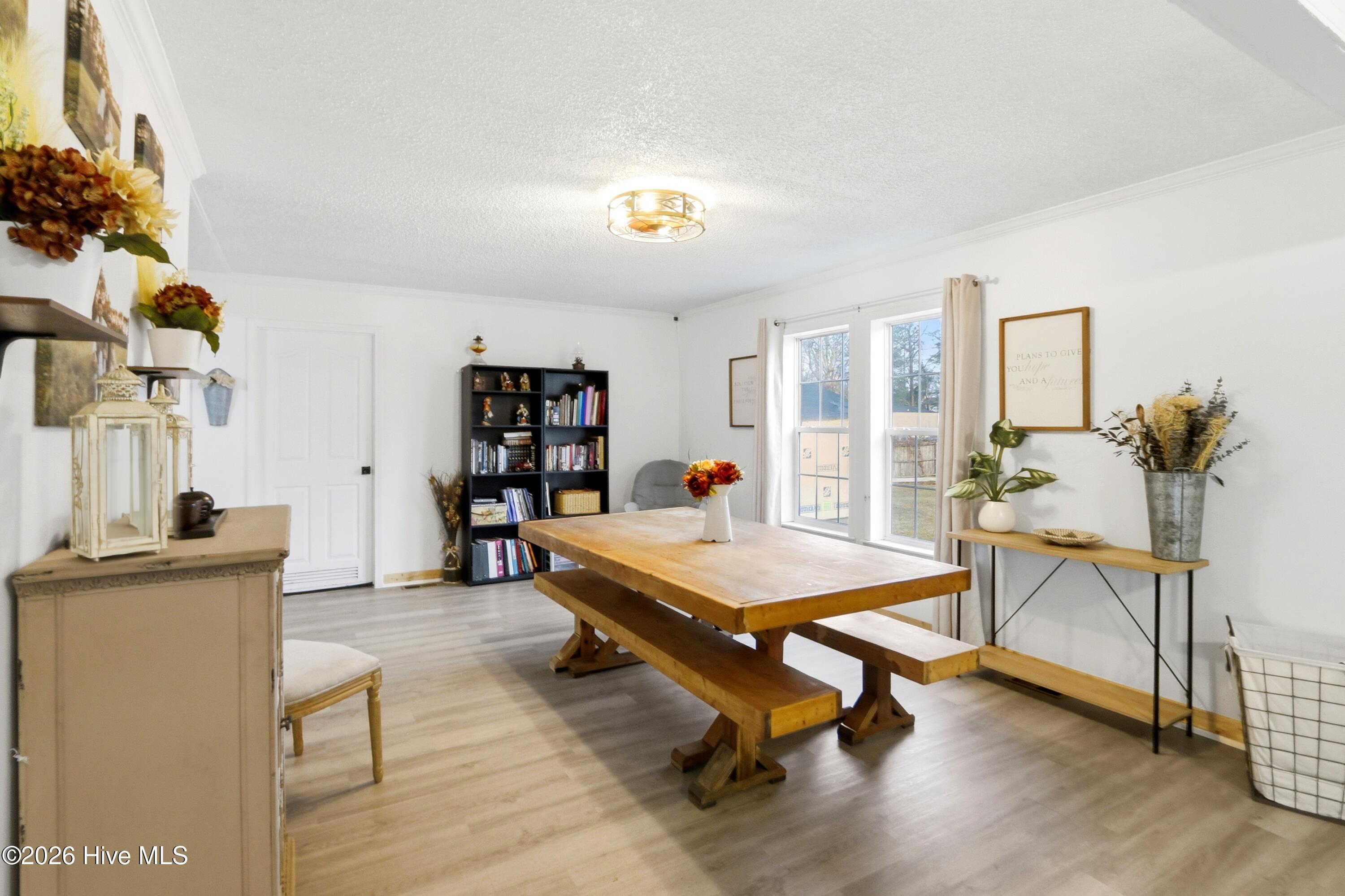 100548935 | Photo 26