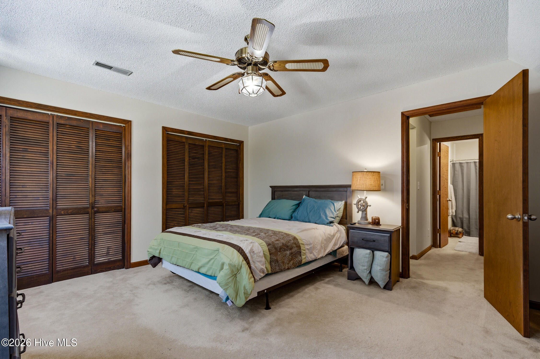 100555864 | Photo 24