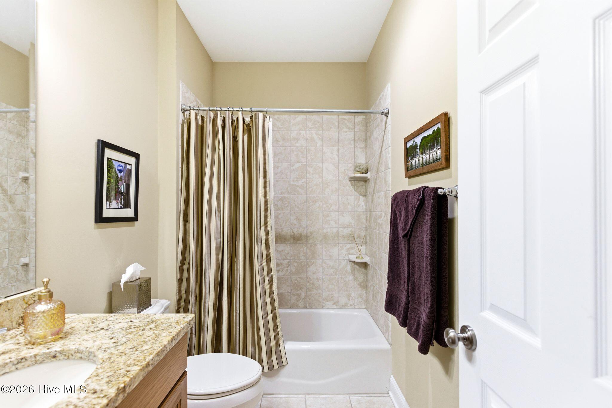 100564231 | Photo 41