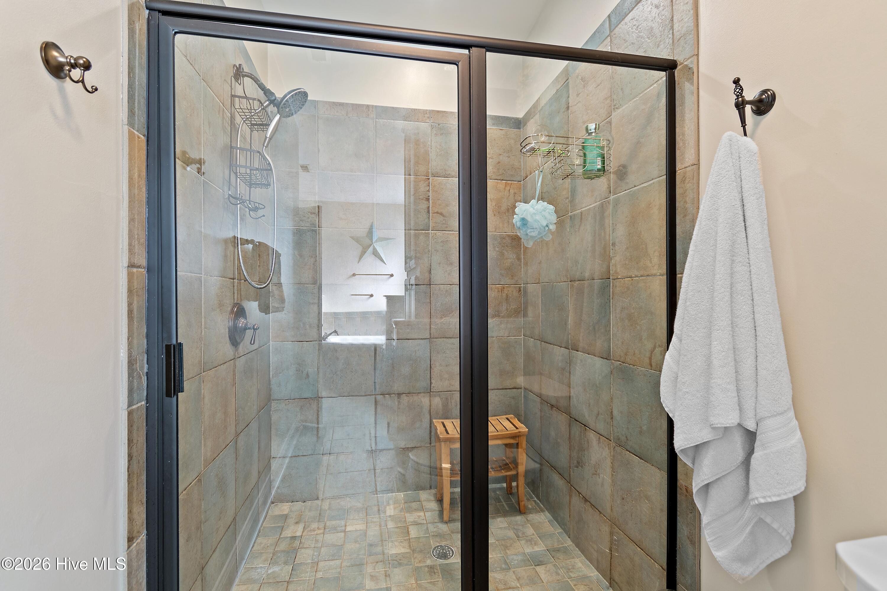 100554573 | Photo 30