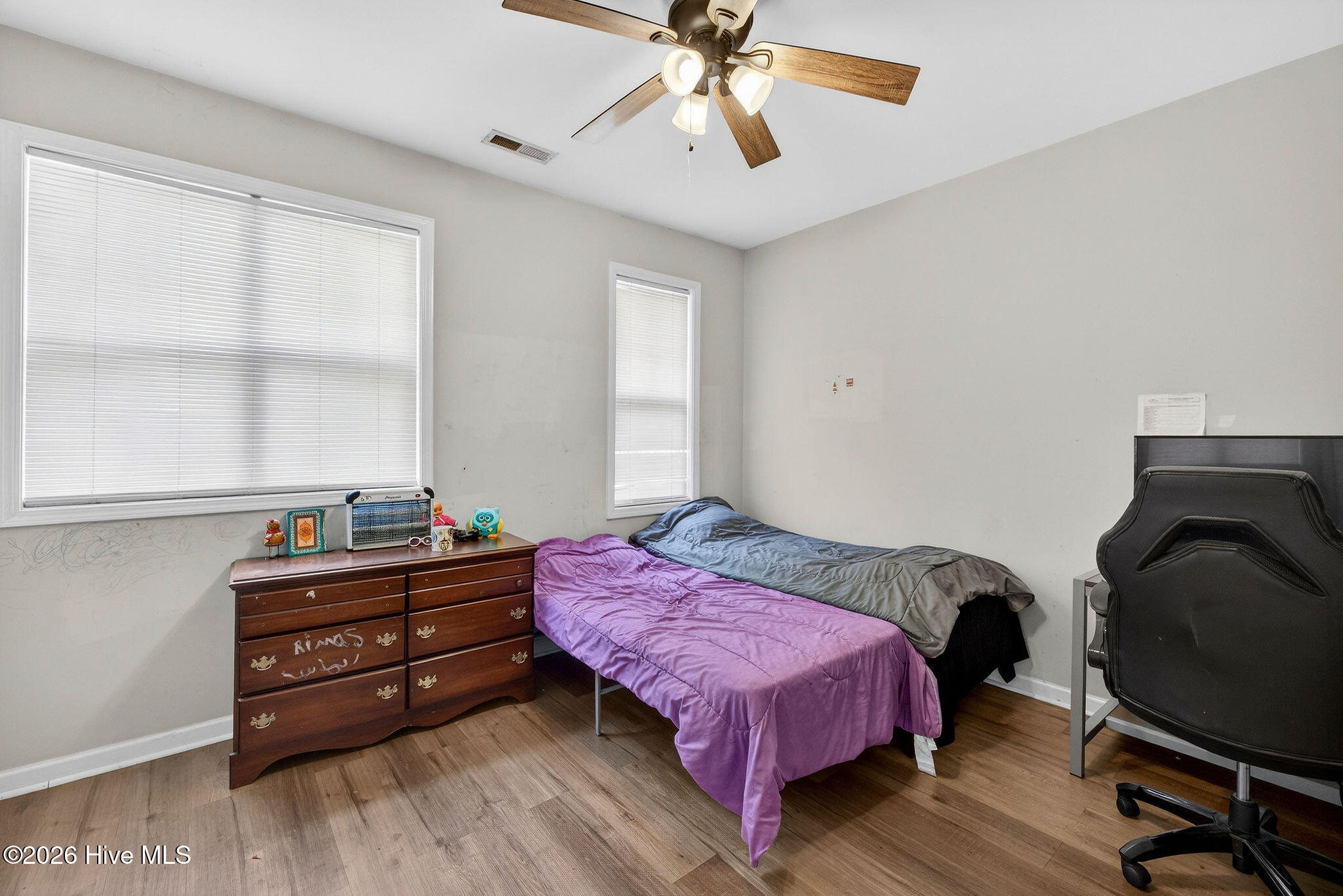 100564267 | Photo 18