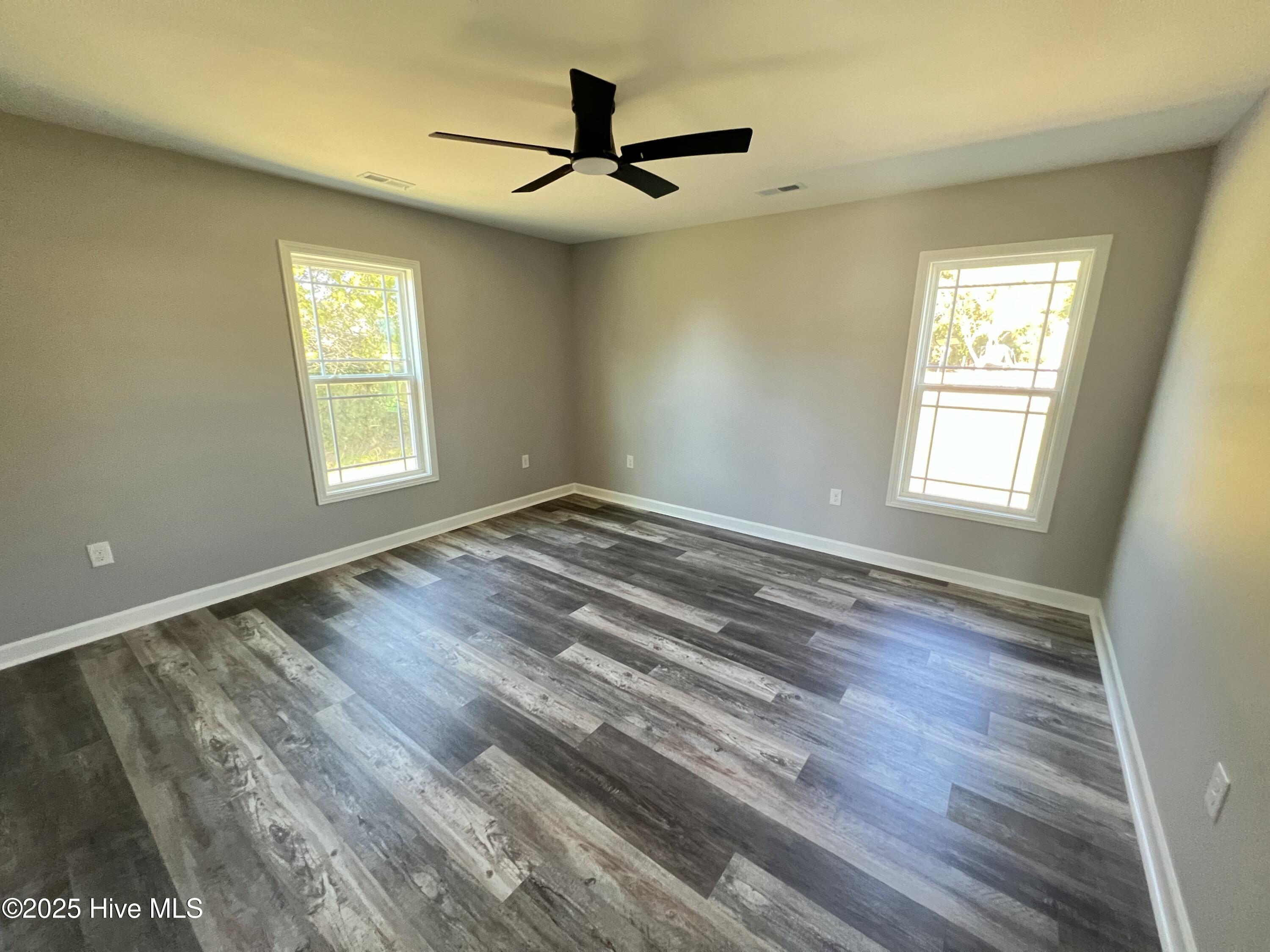 100527137 | Photo 15