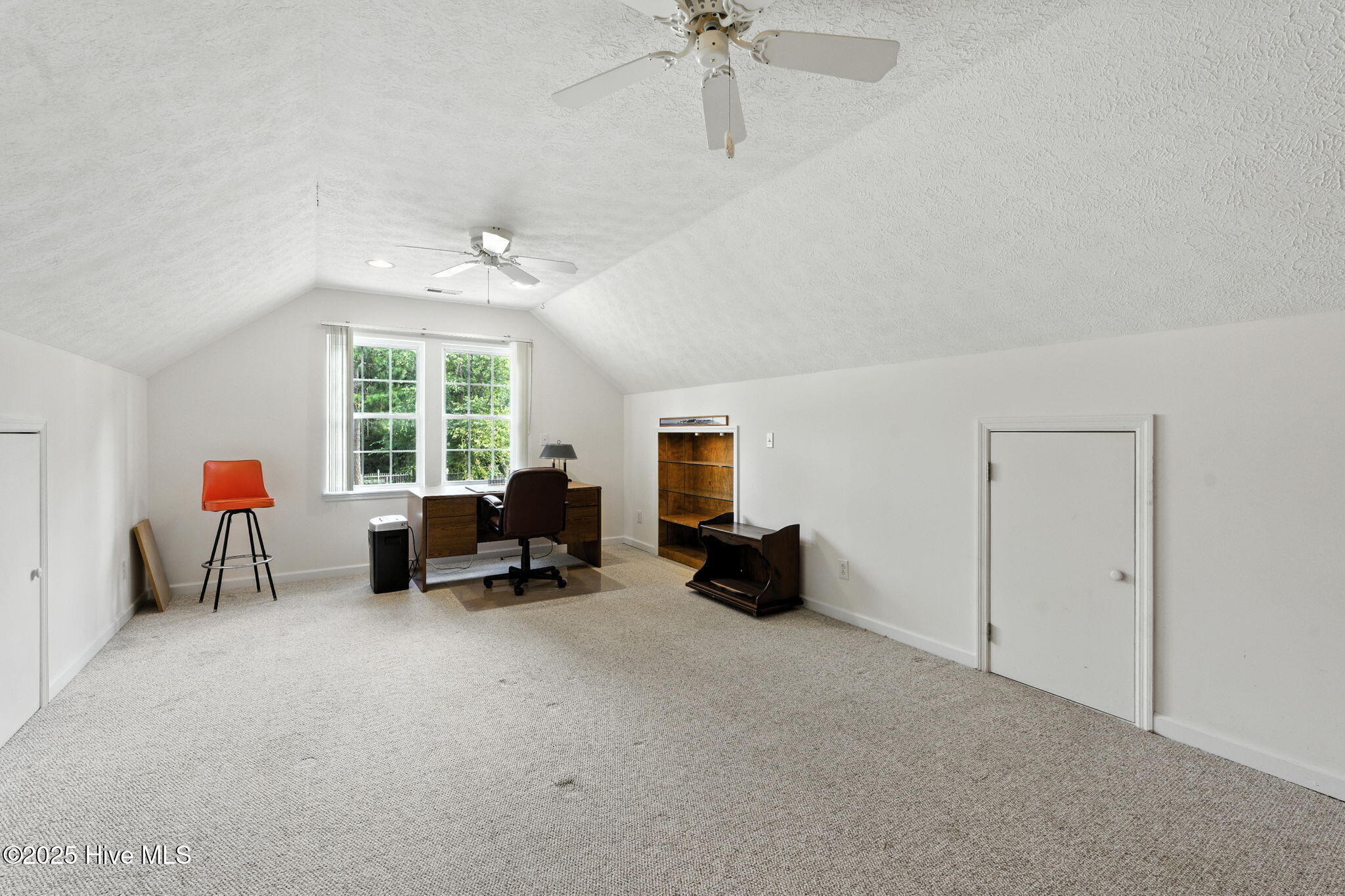 100523616 | Photo 35