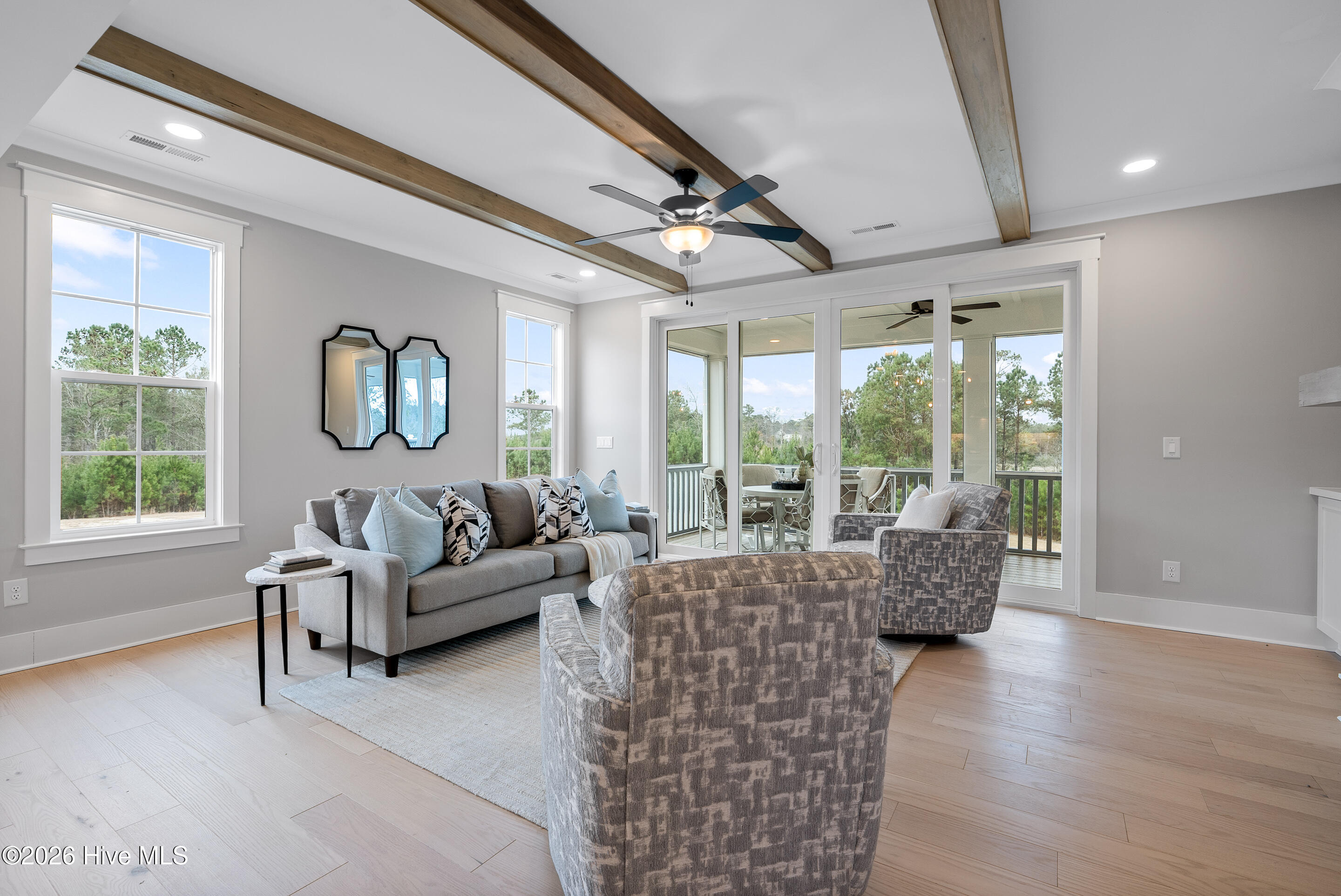 100552553 | Photo 19