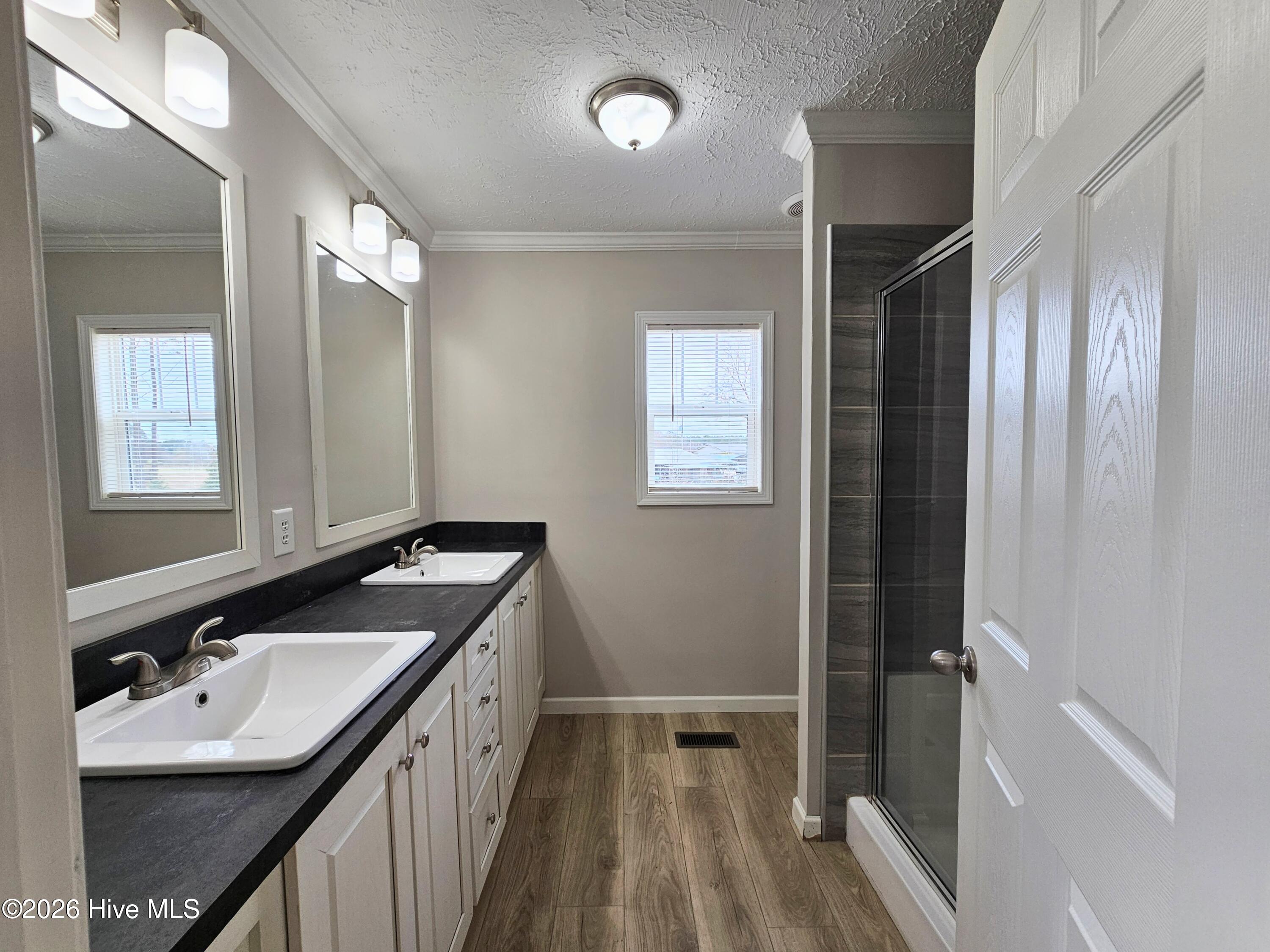 100559049 | Photo 10