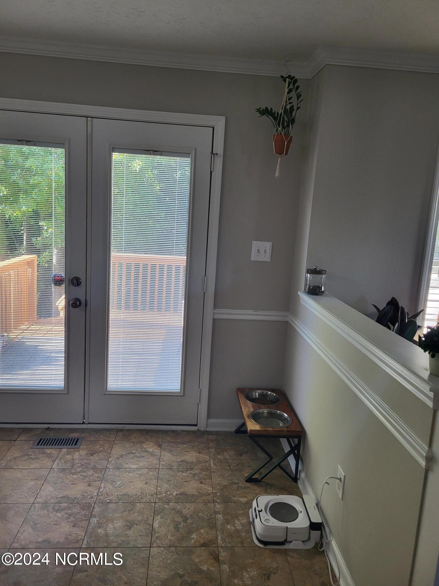 100568471 | Photo 15