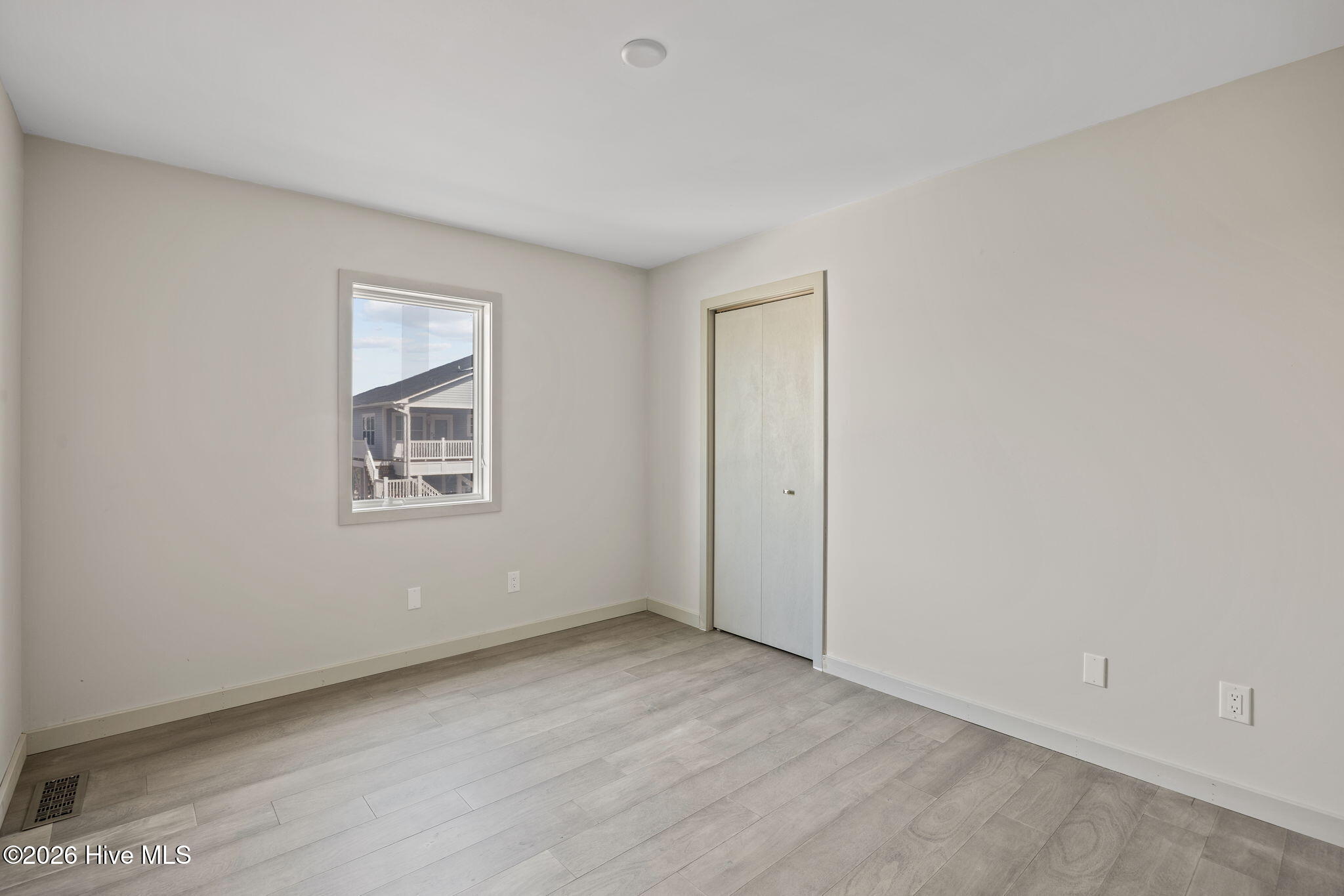 100557816 | Photo 42