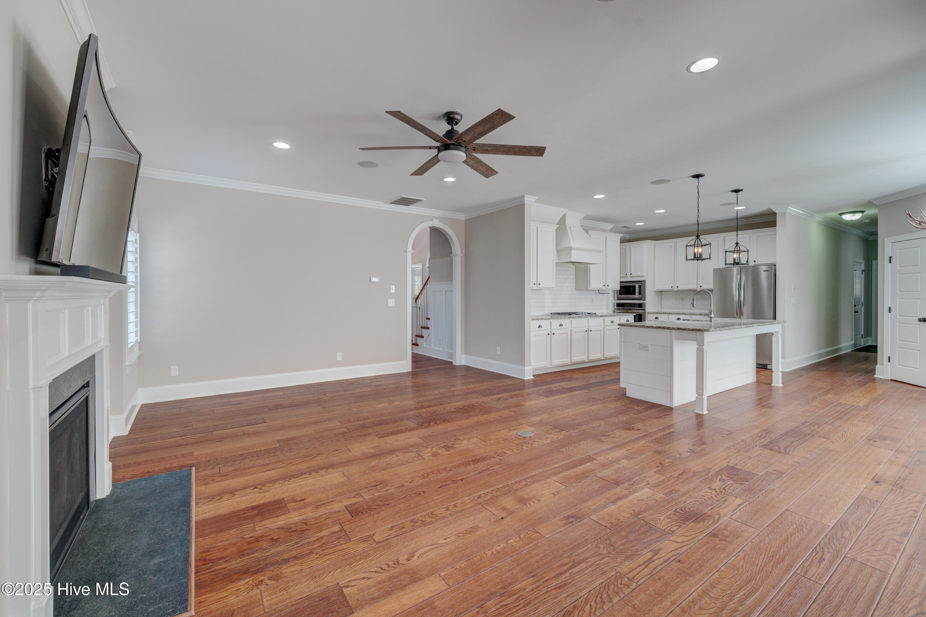 100496540 | Photo 27