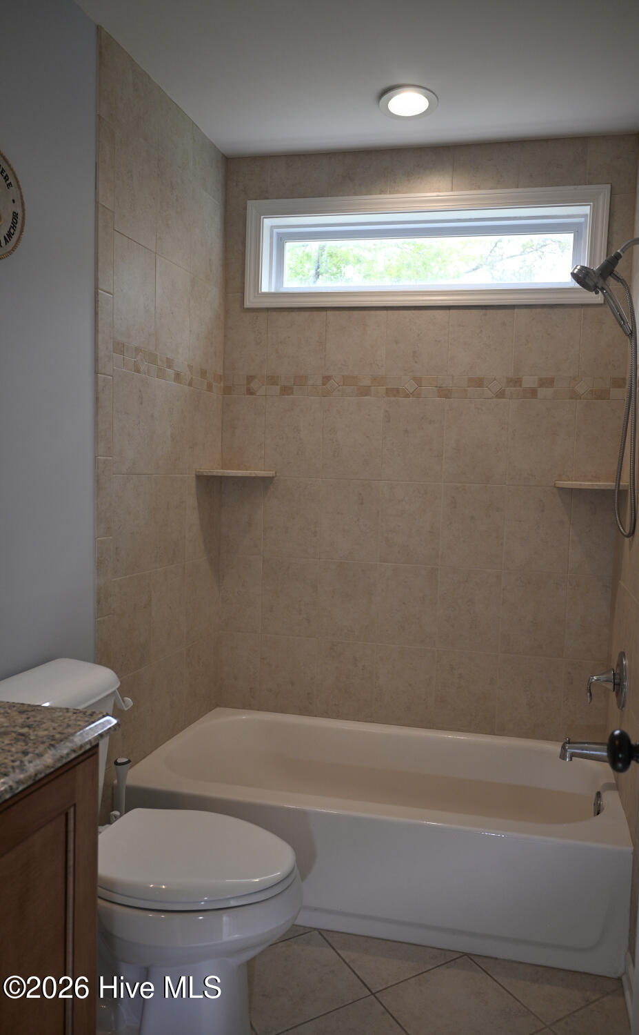 100566970 | Photo 16