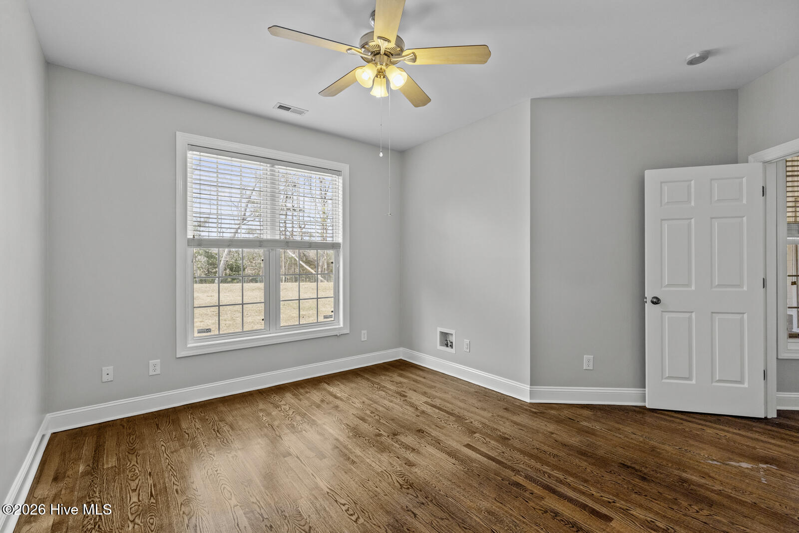 100545911 | Photo 30