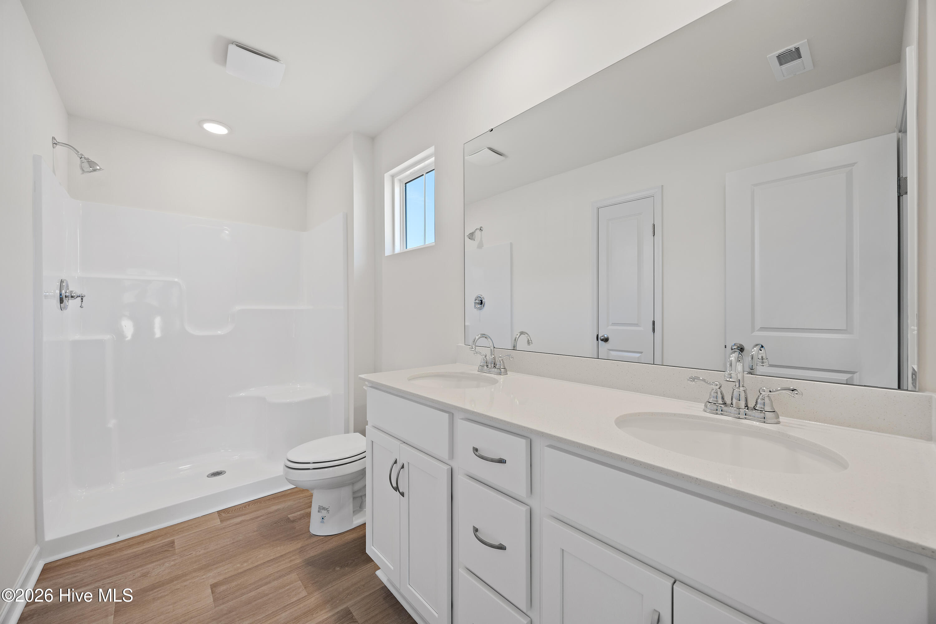 100557053 | Photo 10