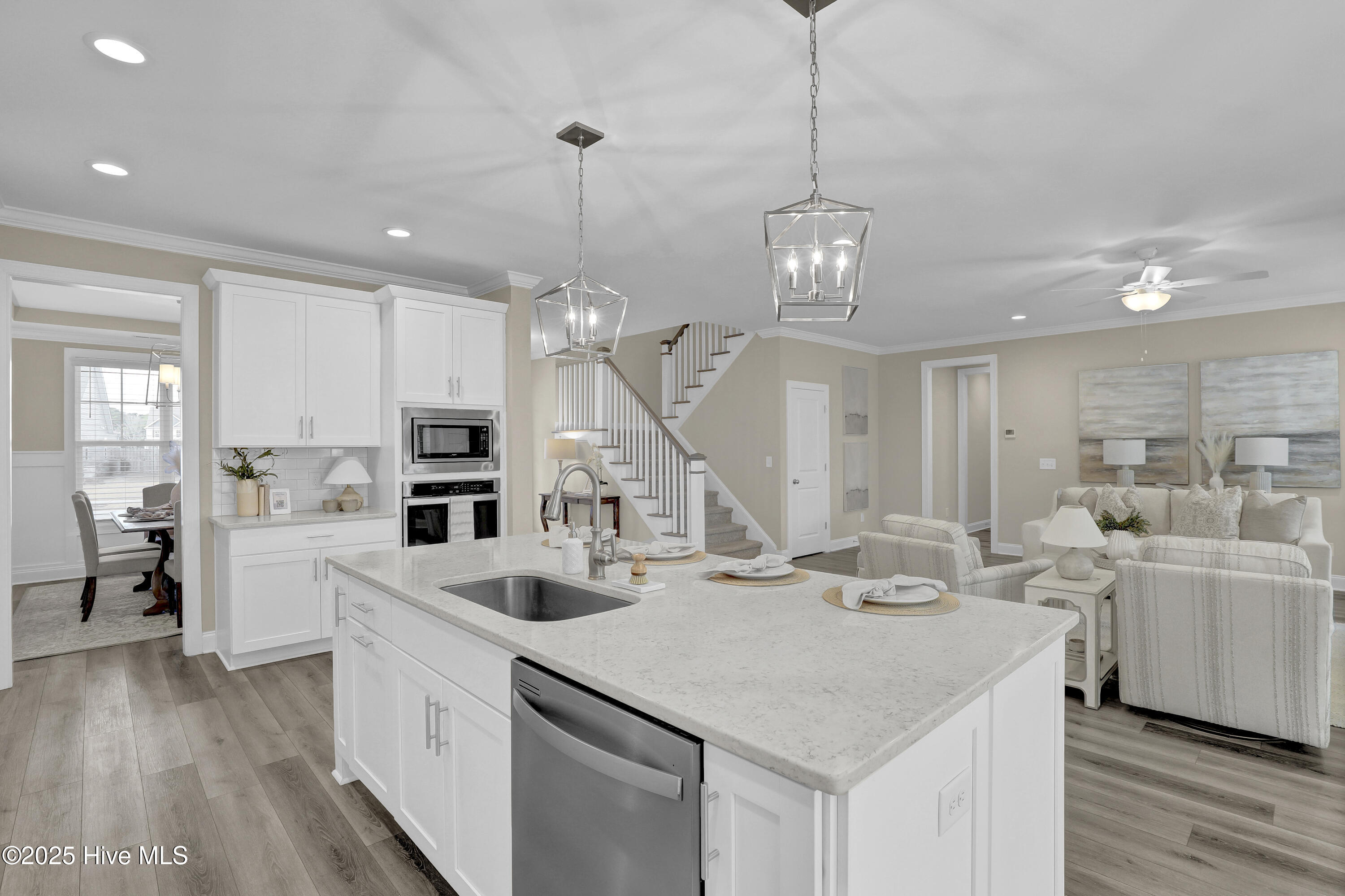 100545755 | Photo 13