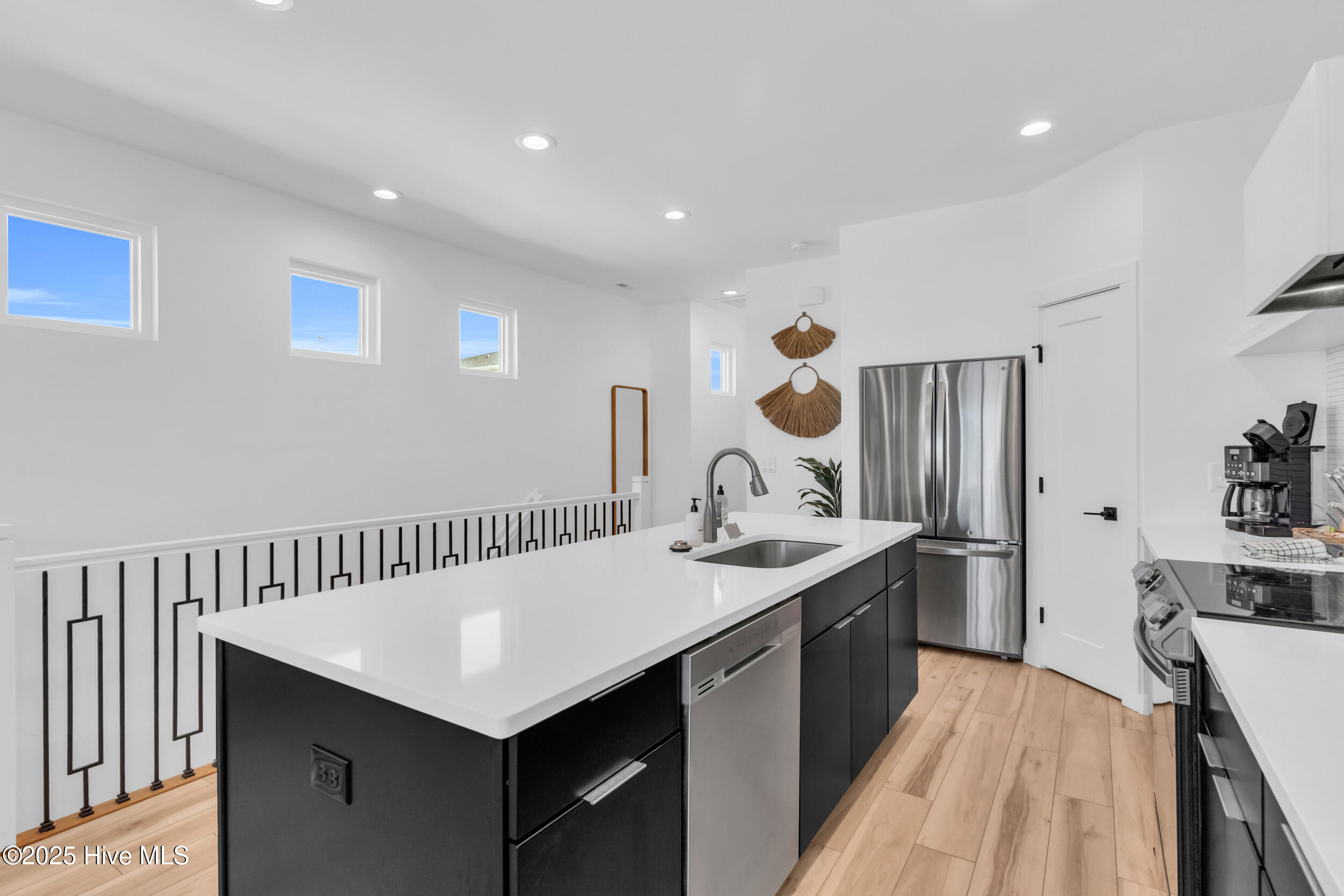 100541692 | Photo 10