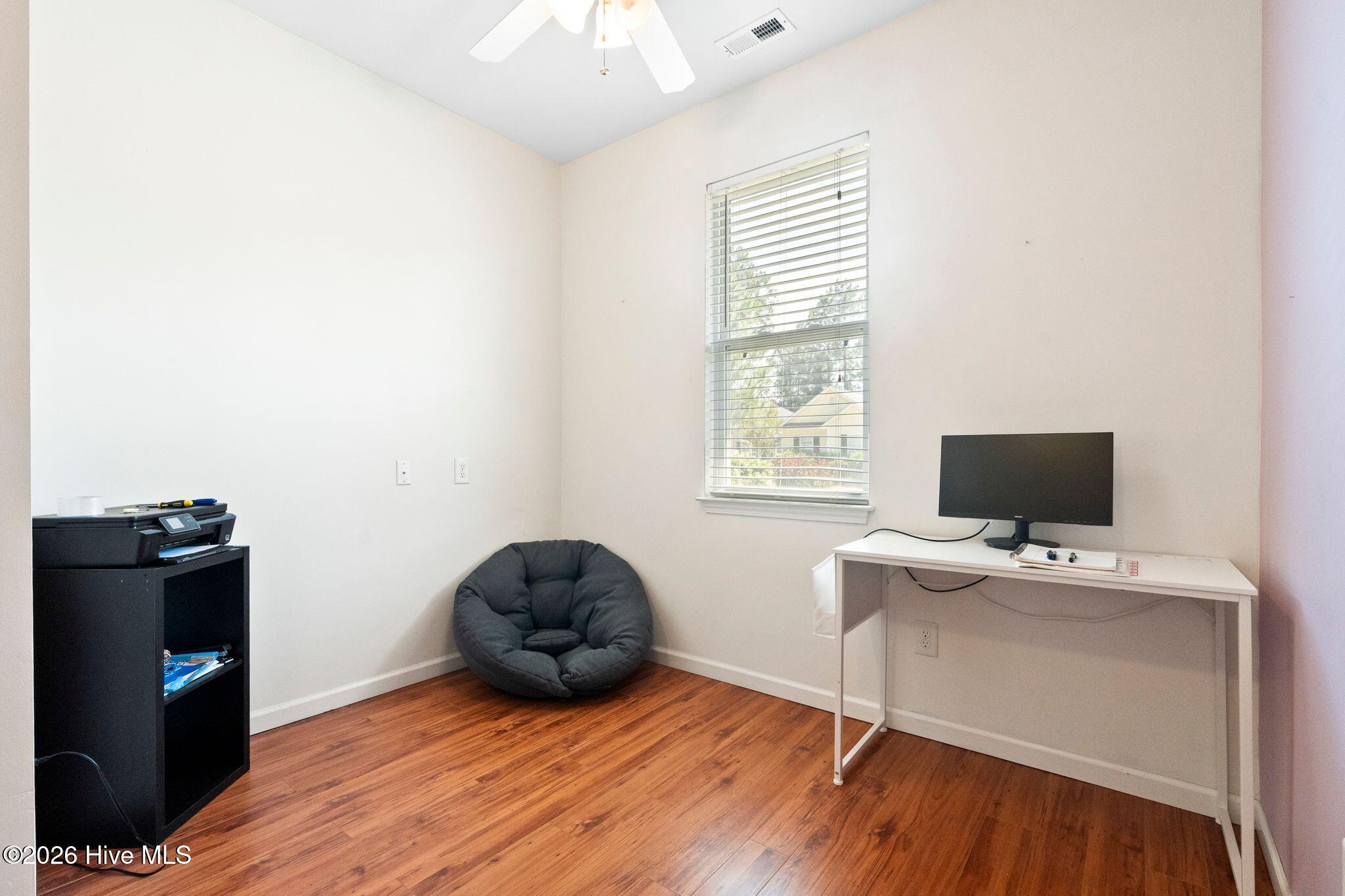 100570513 | Photo 31