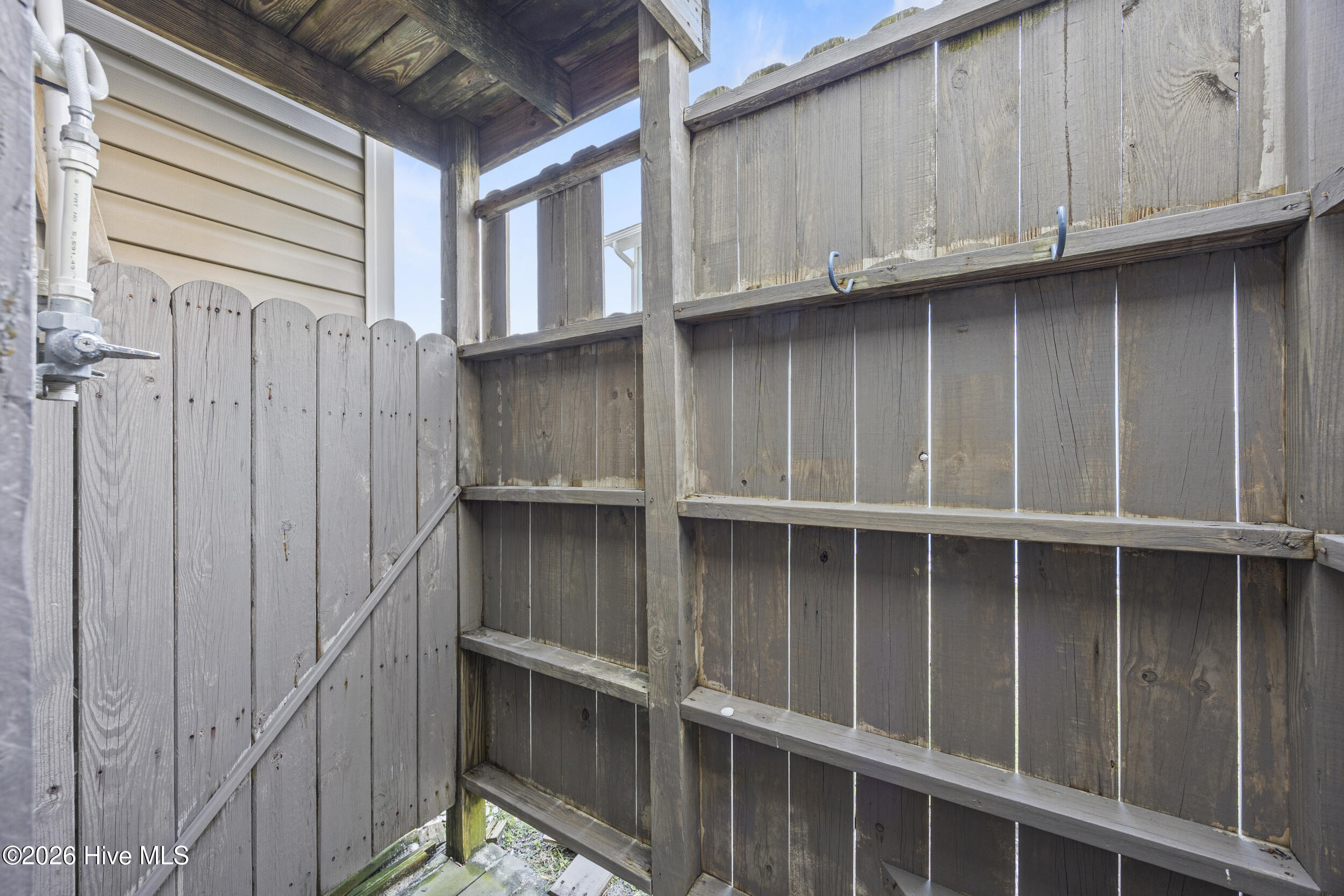 100552851 | Photo 30