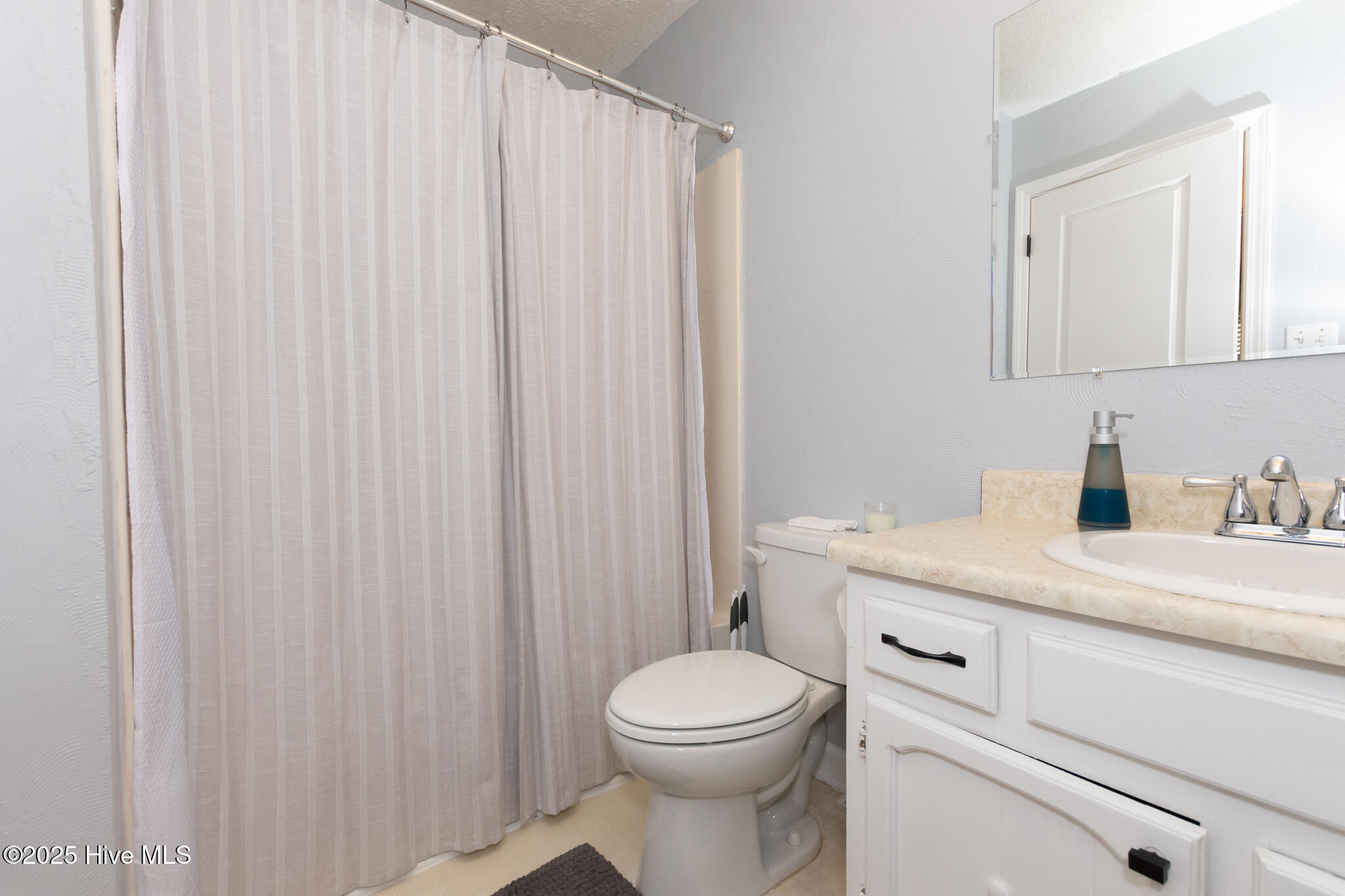 100546000 | Photo 35