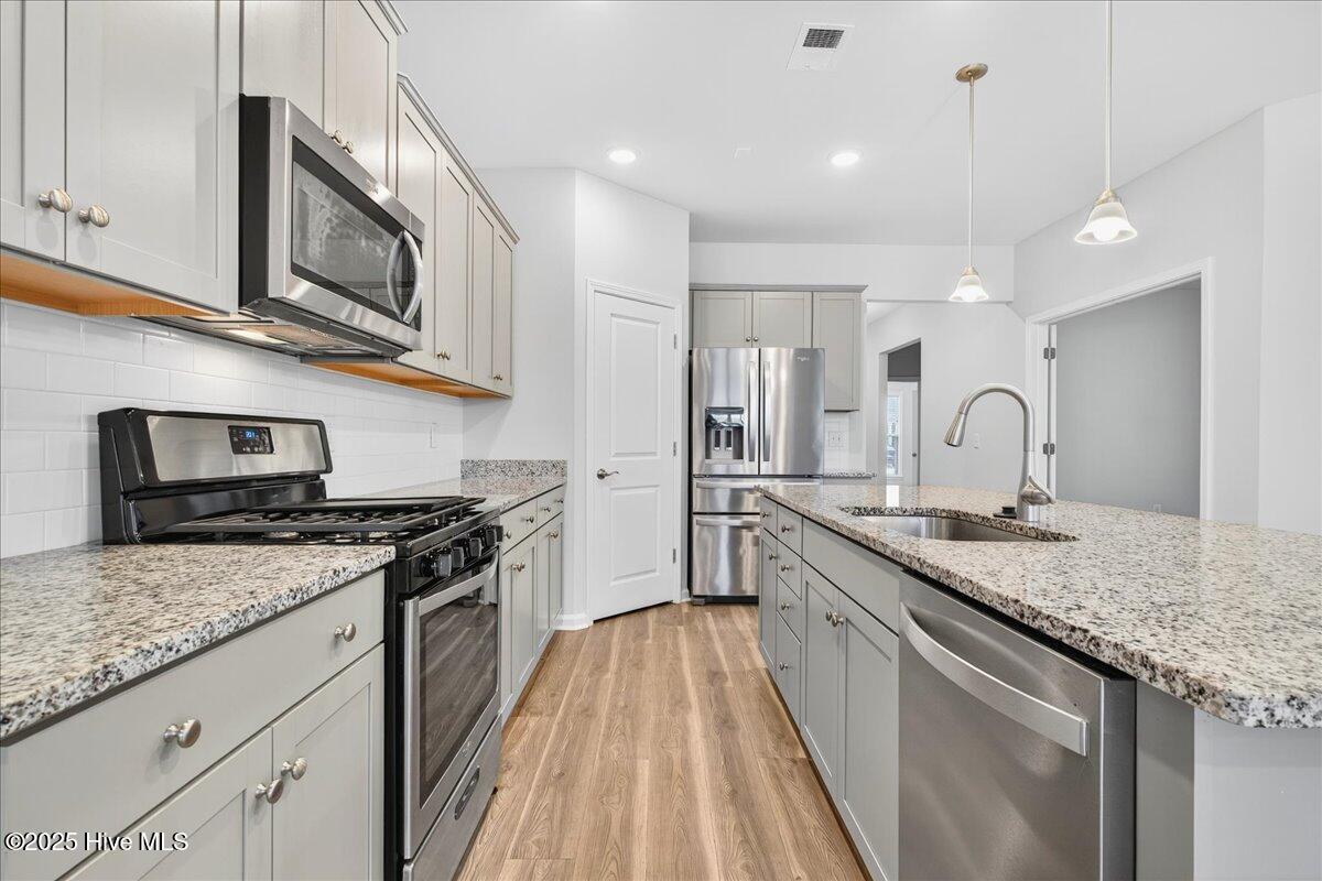 100522416 | Photo 21